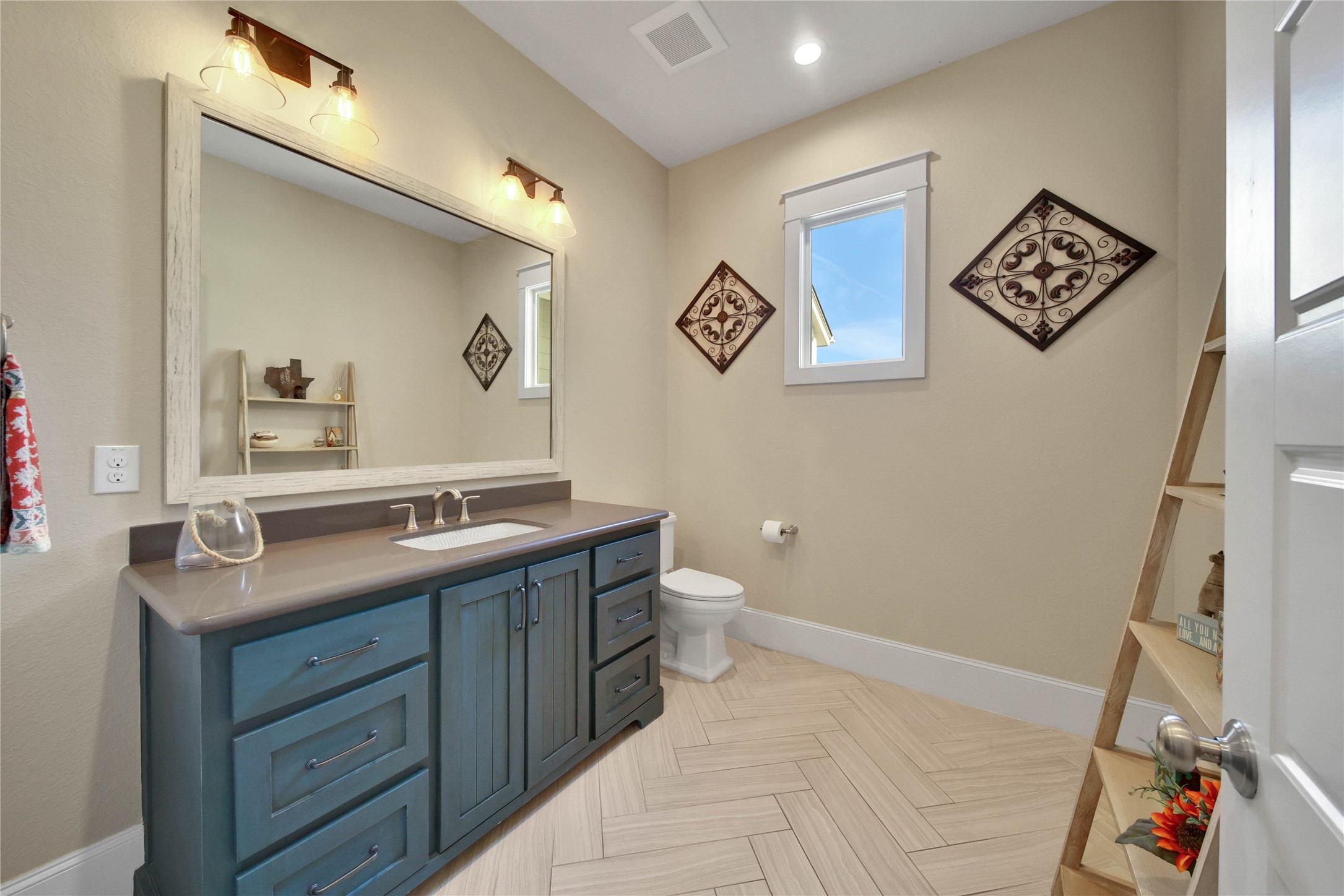 24016 Lakeview Way Property Photo 26