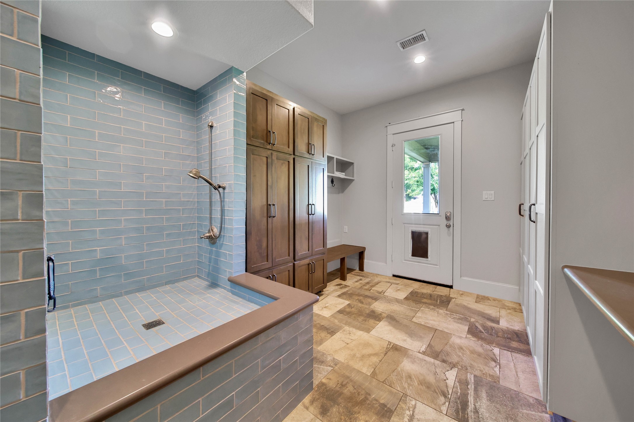 24016 Lakeview Way Property Photo 27