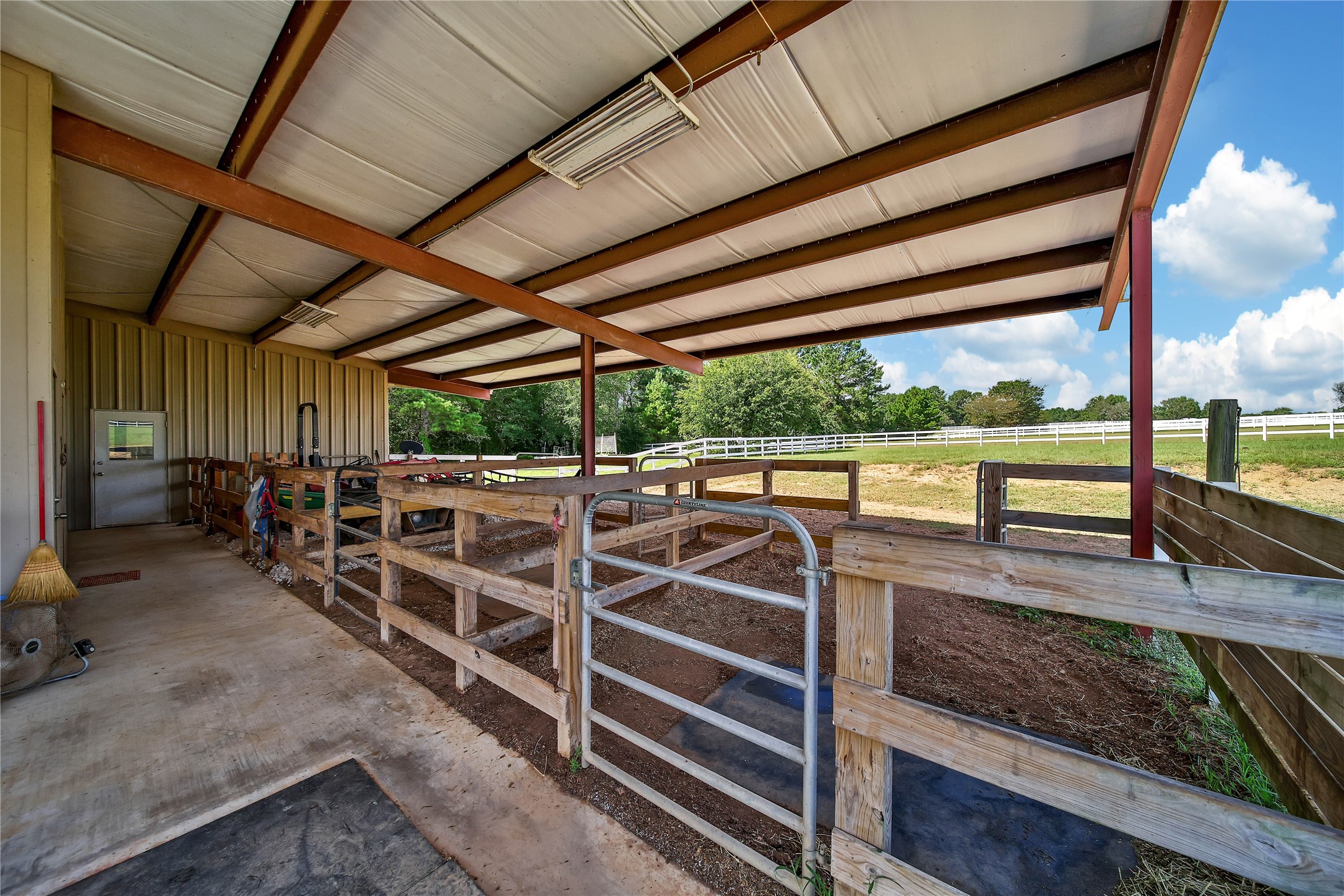 24016 Lakeview Way Property Photo 45