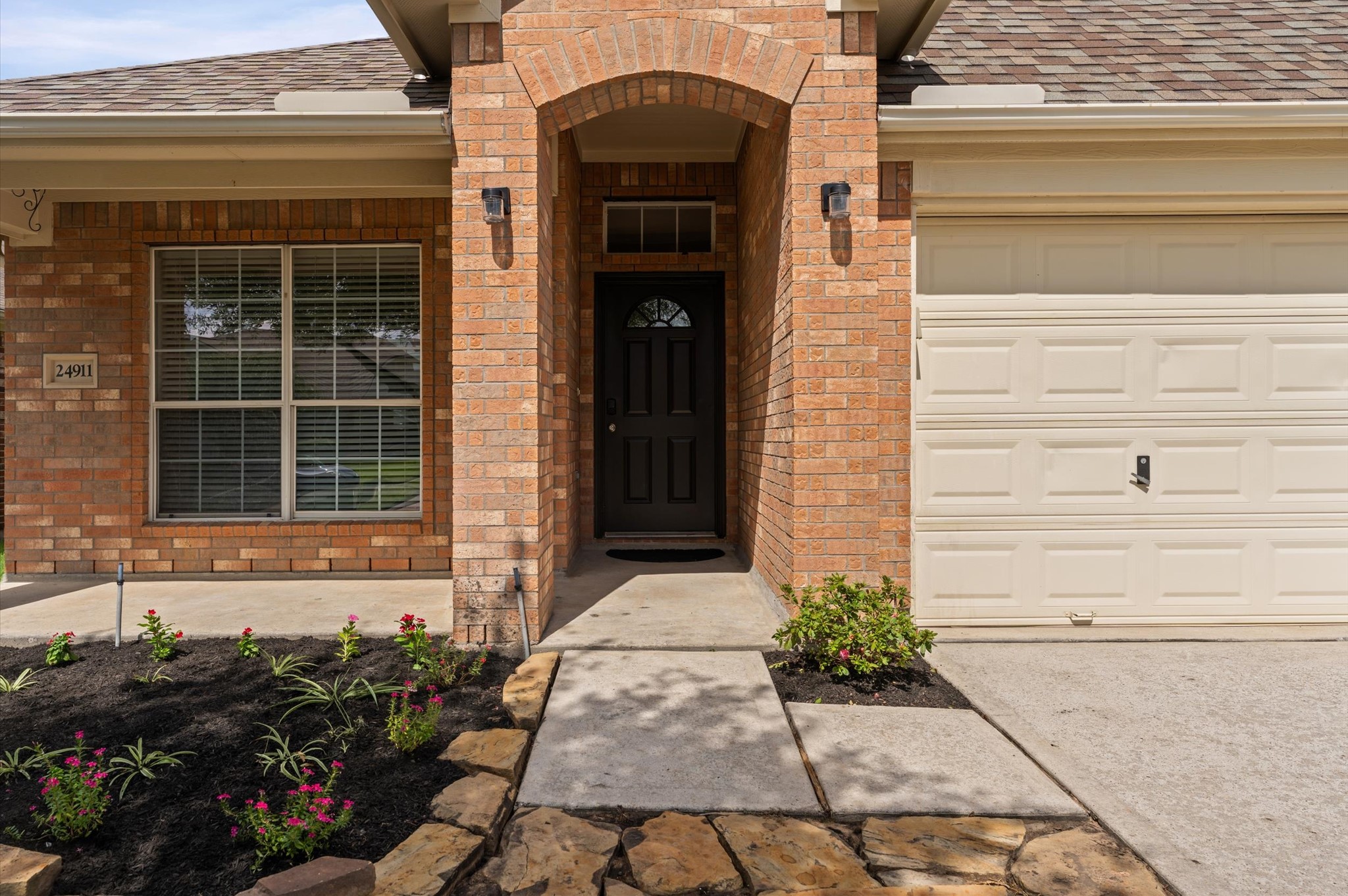 24911 Sandusky Drive Property Photo 4