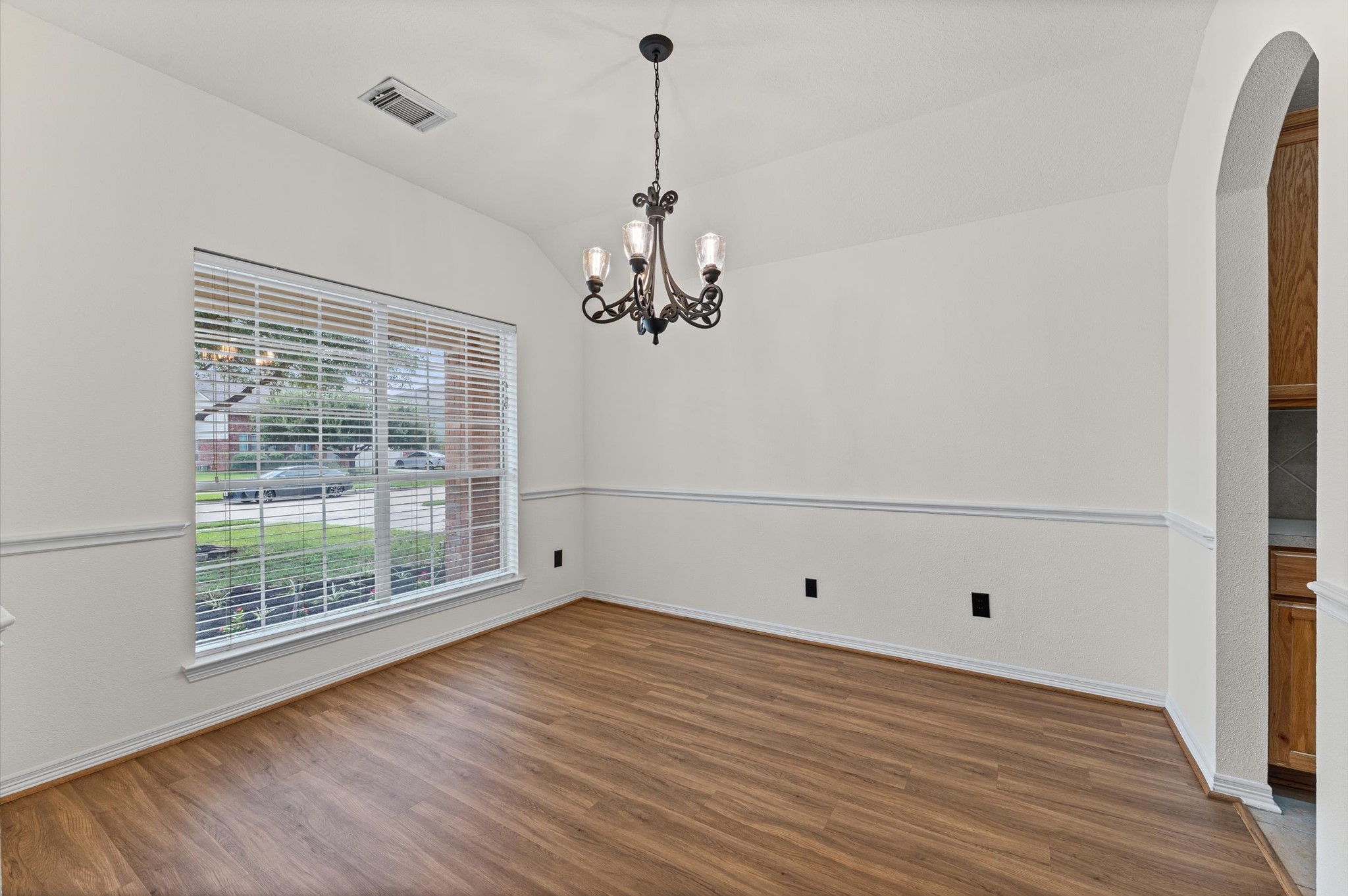 24911 Sandusky Drive Property Photo 6