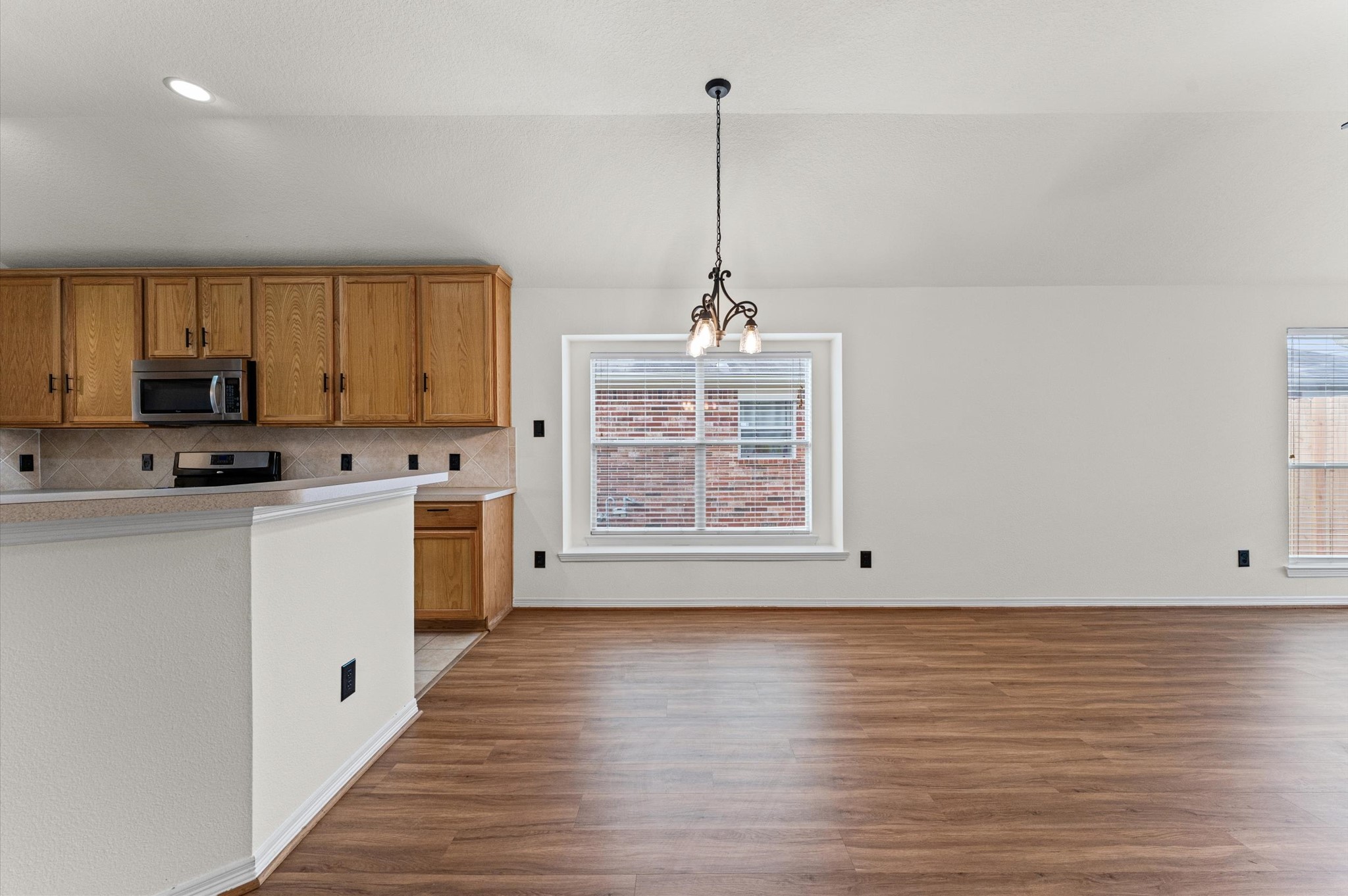 24911 Sandusky Drive Property Photo 8