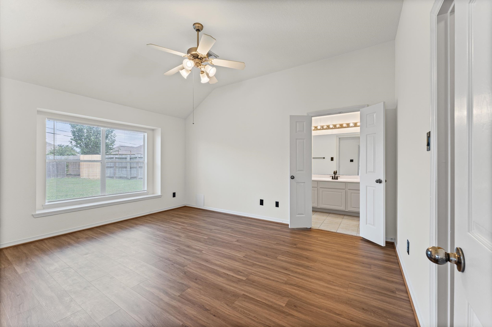 24911 Sandusky Drive Property Photo 12