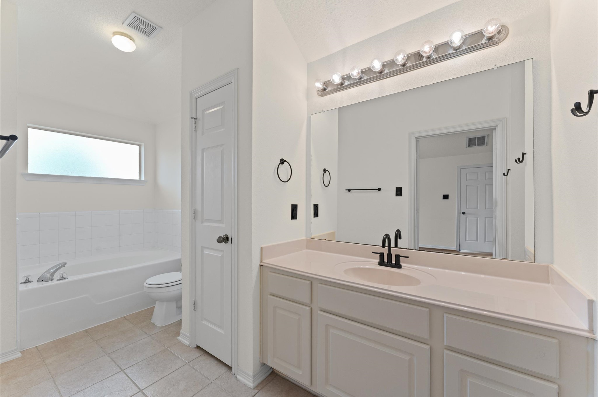 24911 Sandusky Drive Property Photo 14