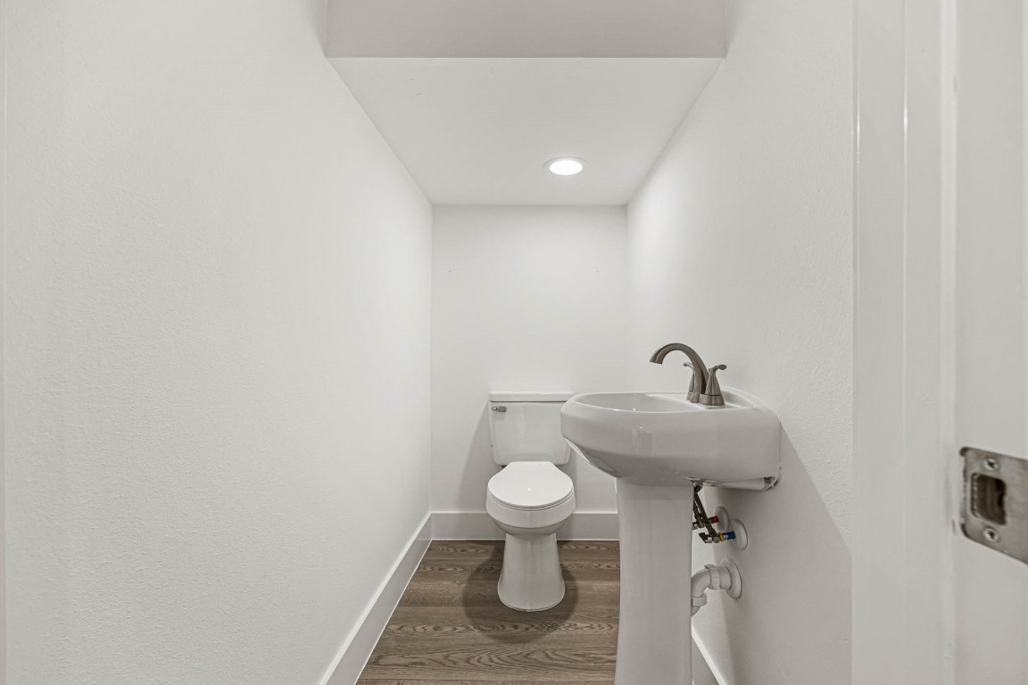 4512 Noble Street Property Photo 8