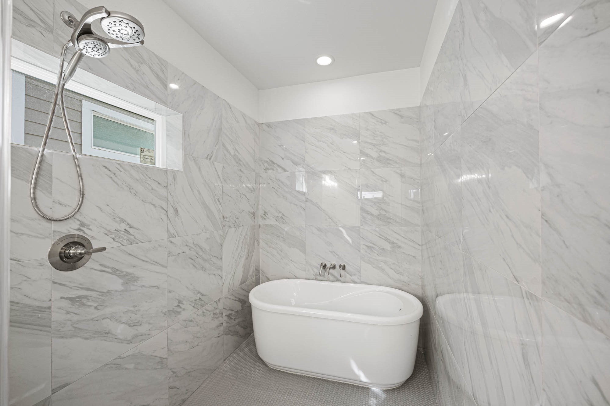 4512 Noble Street Property Photo 15