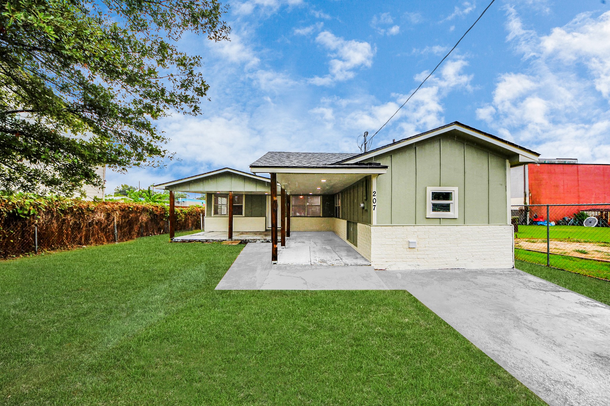 207 E Defee Avenue Property Photo 1