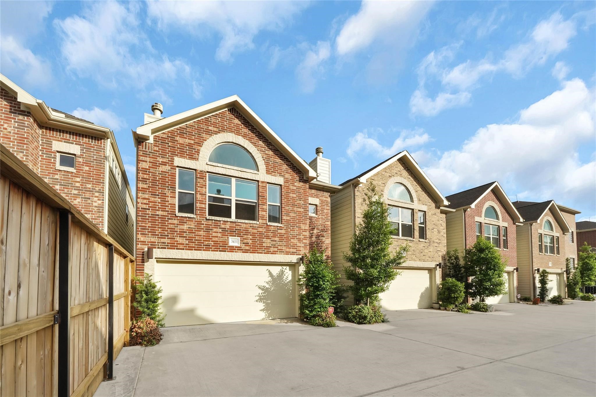3633 Main Plaza Drive Property Photo 2