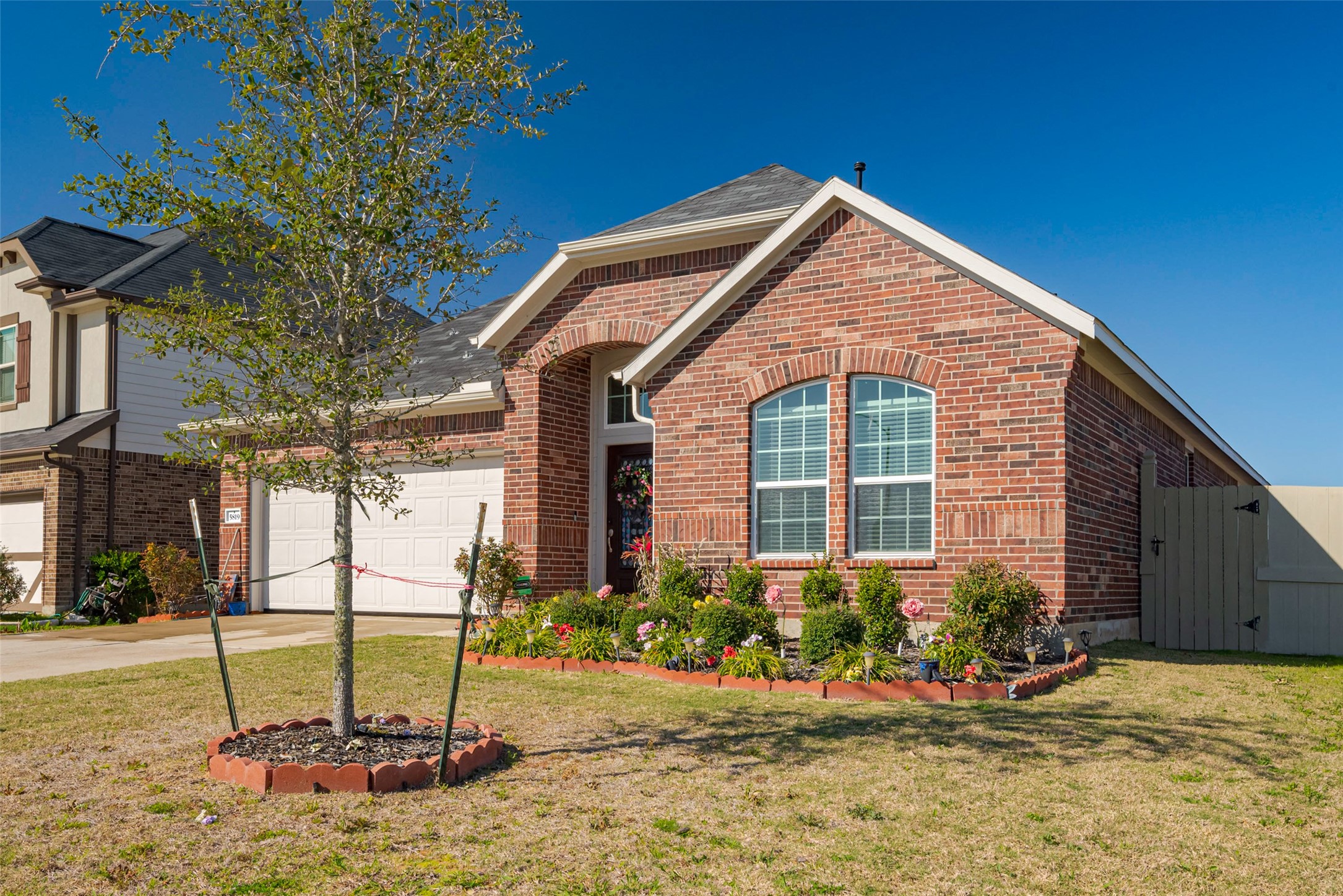 5819 Southern Rose Lane Property Photo 5