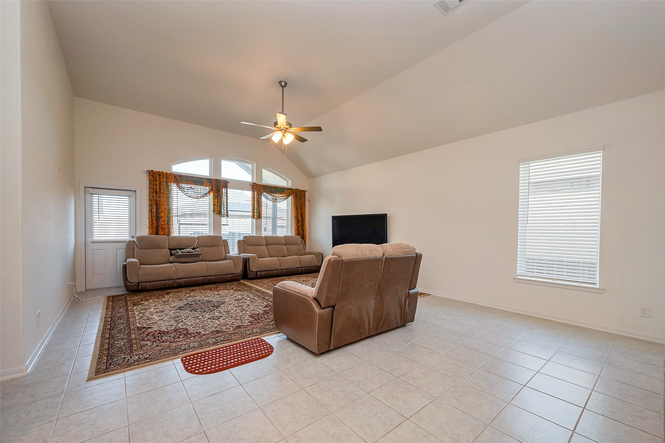 5819 Southern Rose Lane Property Photo 17