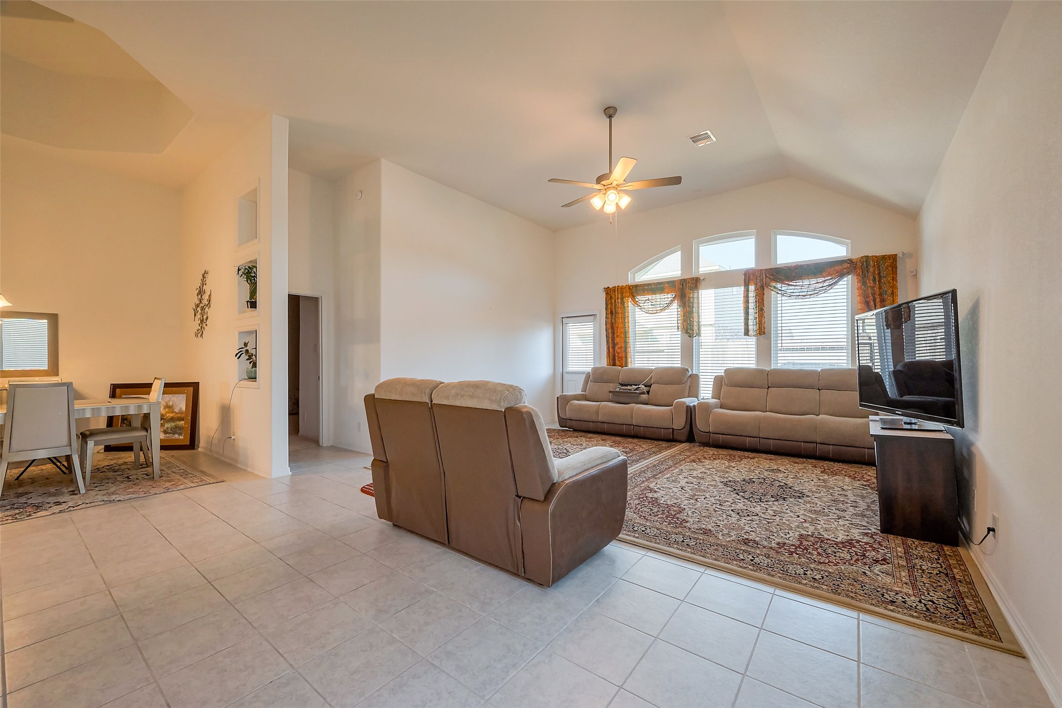 5819 Southern Rose Lane Property Photo 18