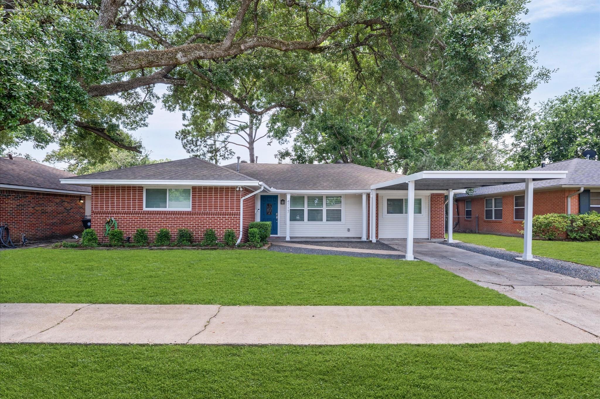 4717 Chrystell Lane, Houston TX 77092 Property Photo 1