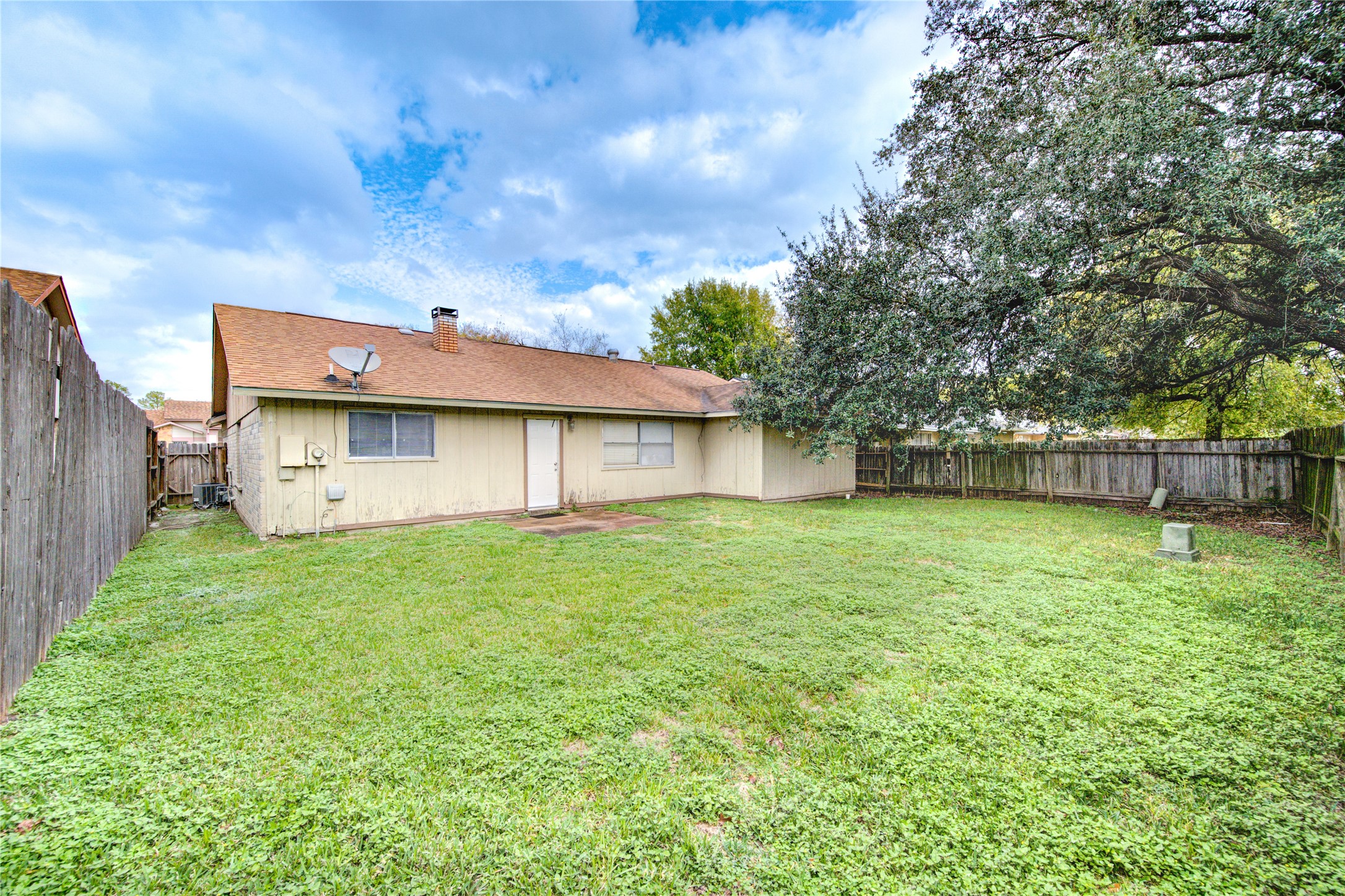 12023 Plumbrook Drive Property Photo 7