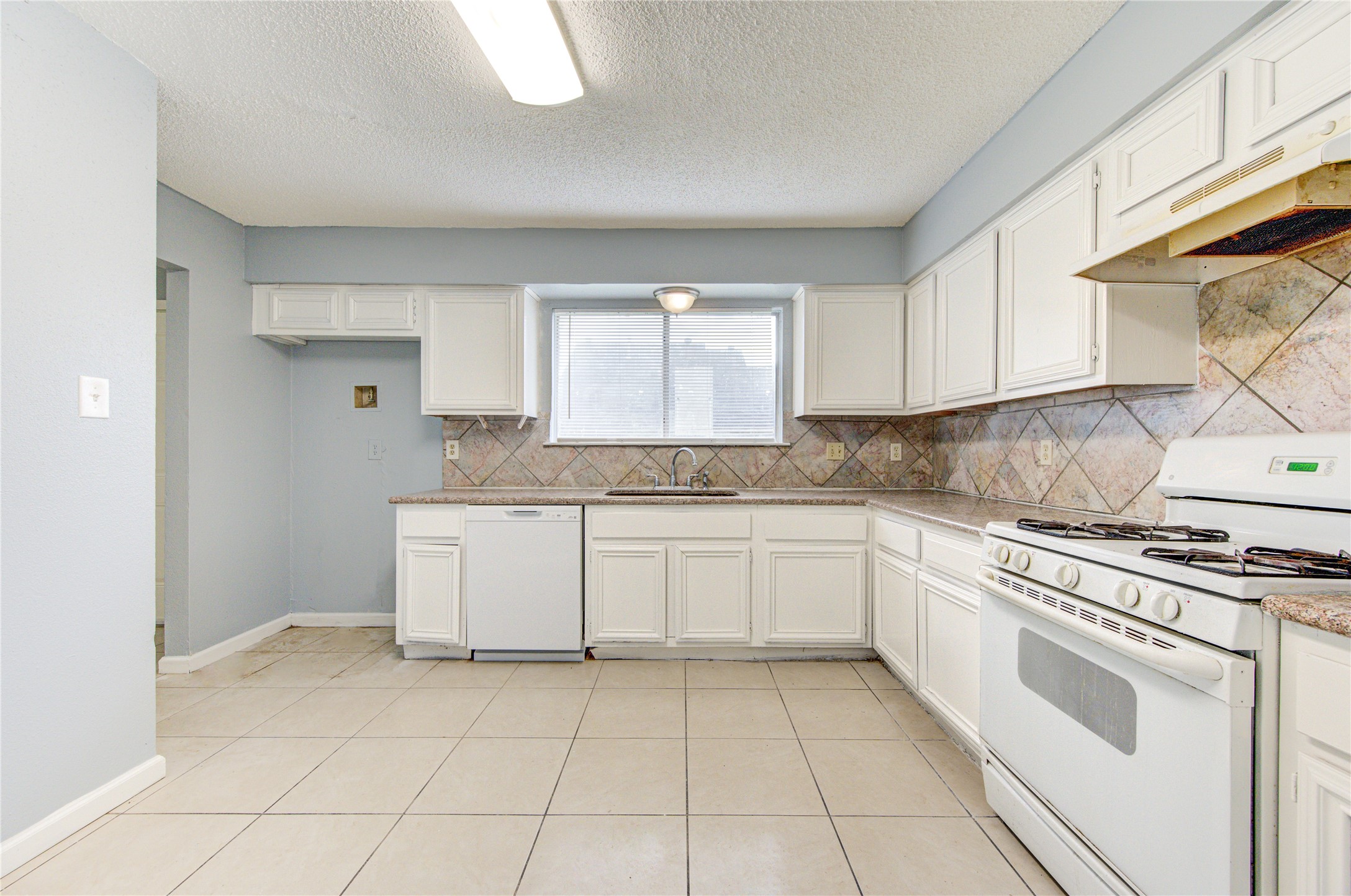 12023 Plumbrook Drive Property Photo 23