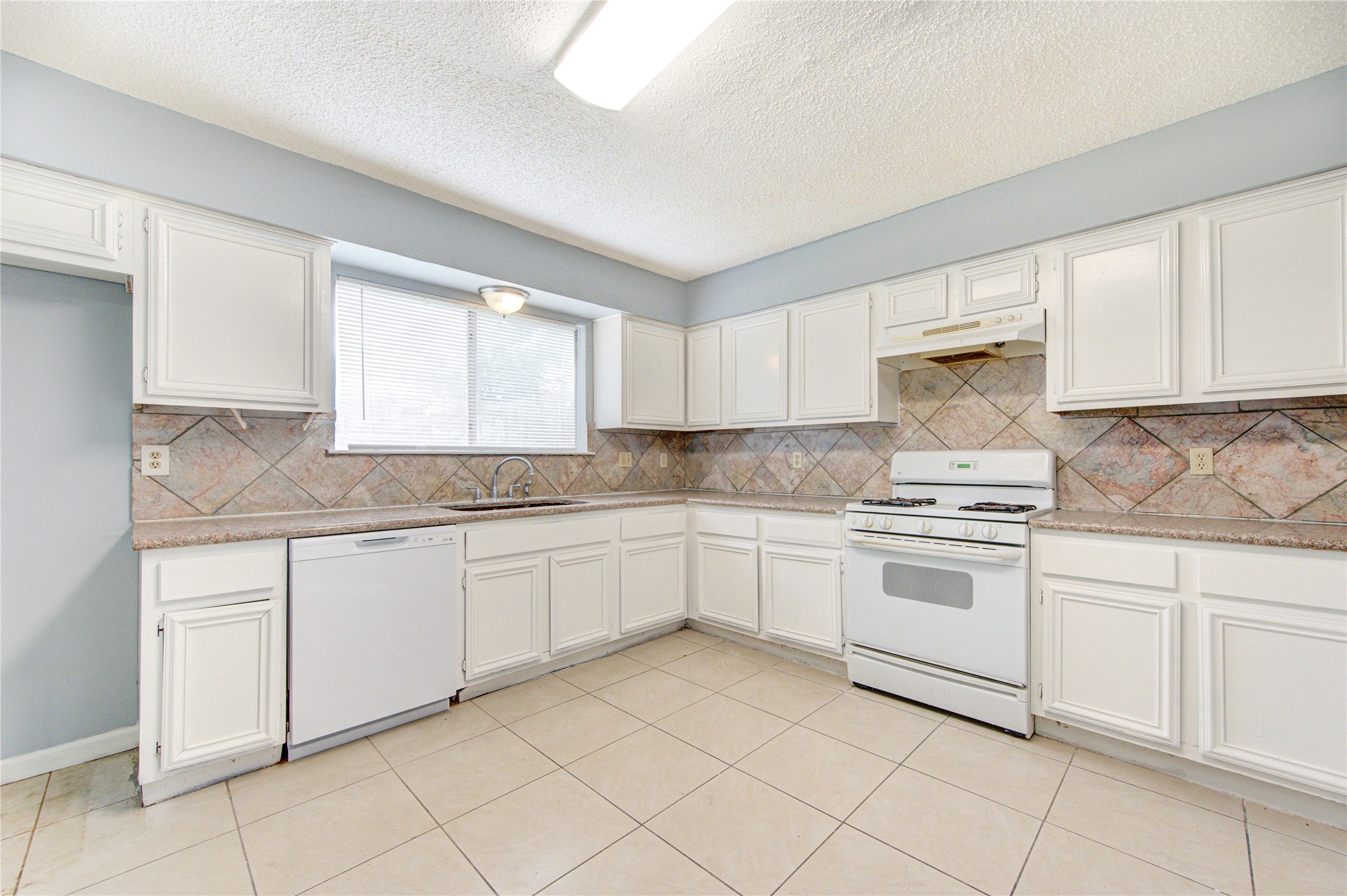 12023 Plumbrook Drive Property Photo 25