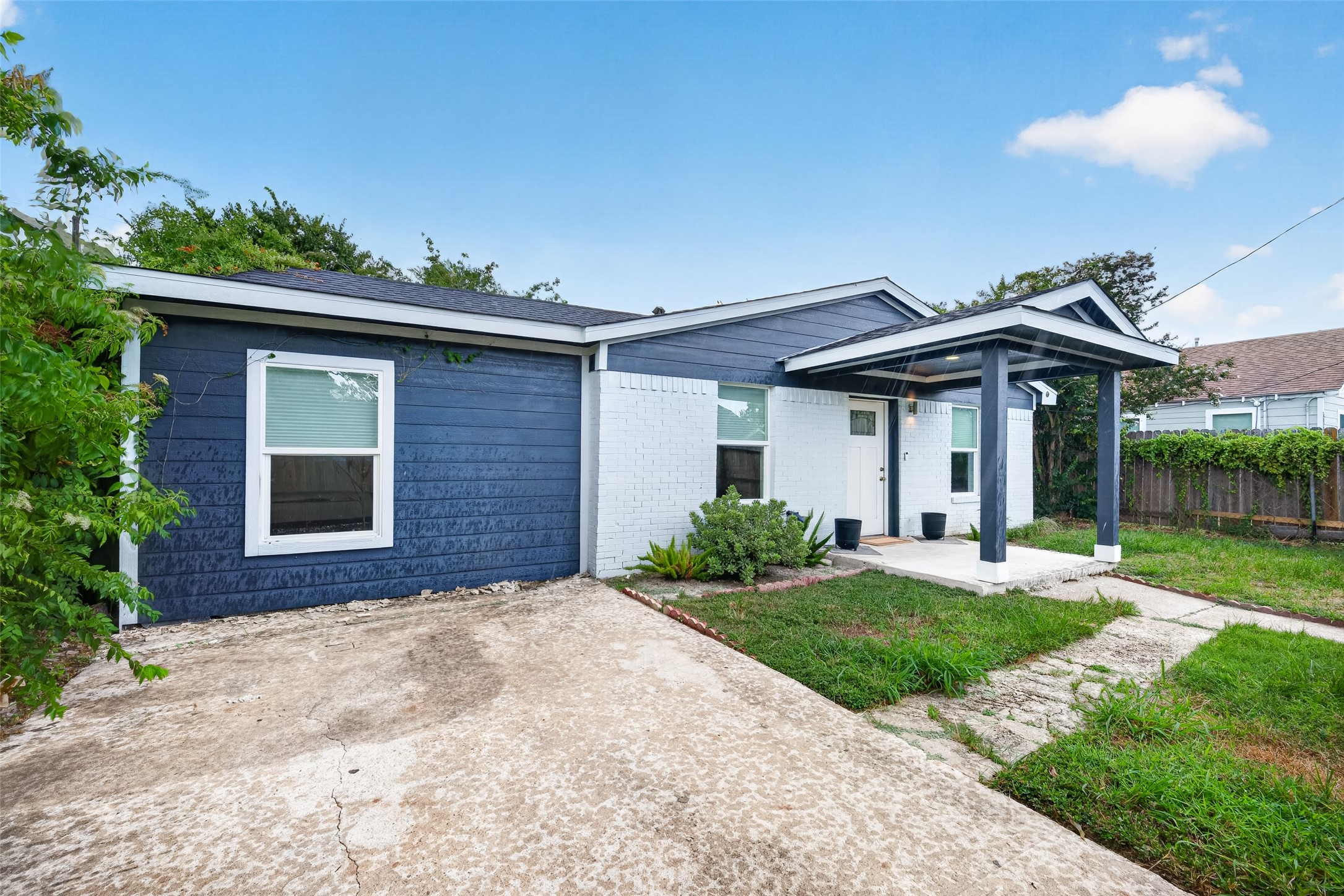1119 Panama Street Property Photo 3