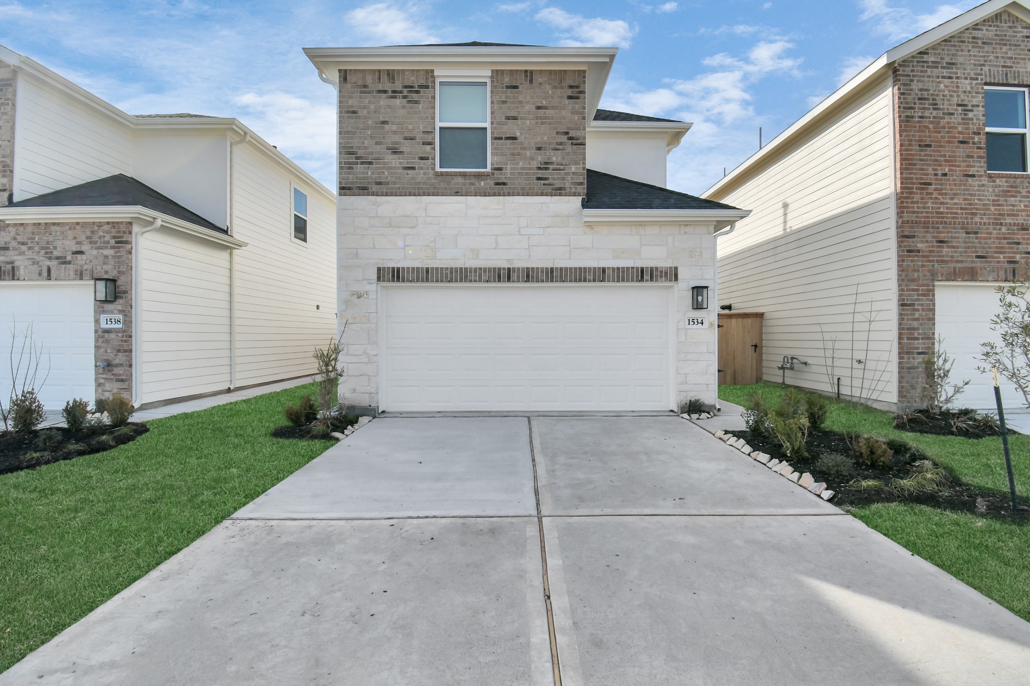 1534 Revolution Way Property Photo 4