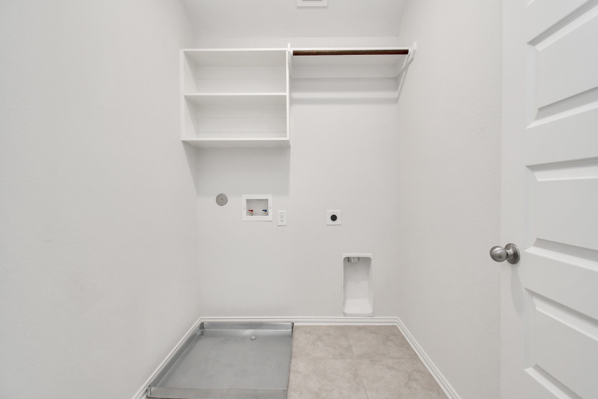 1534 Revolution Way Property Photo 29