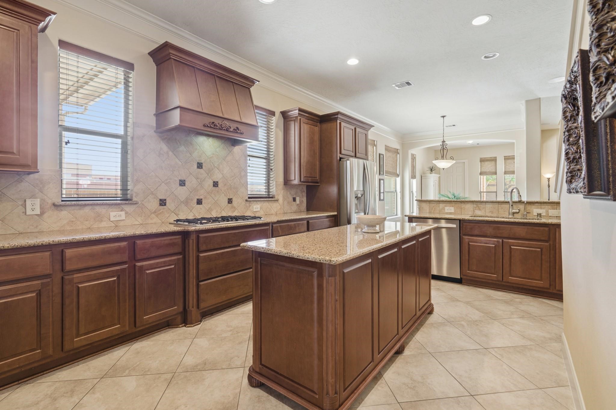 7303 Starry Night Property Photo 4