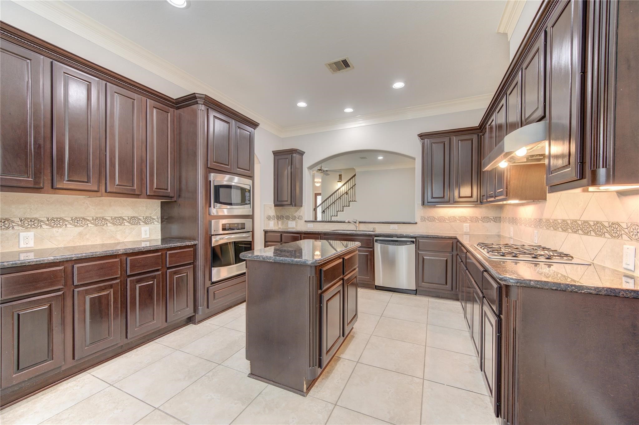 11623 Royal Oaks Crossing Property Photo 5