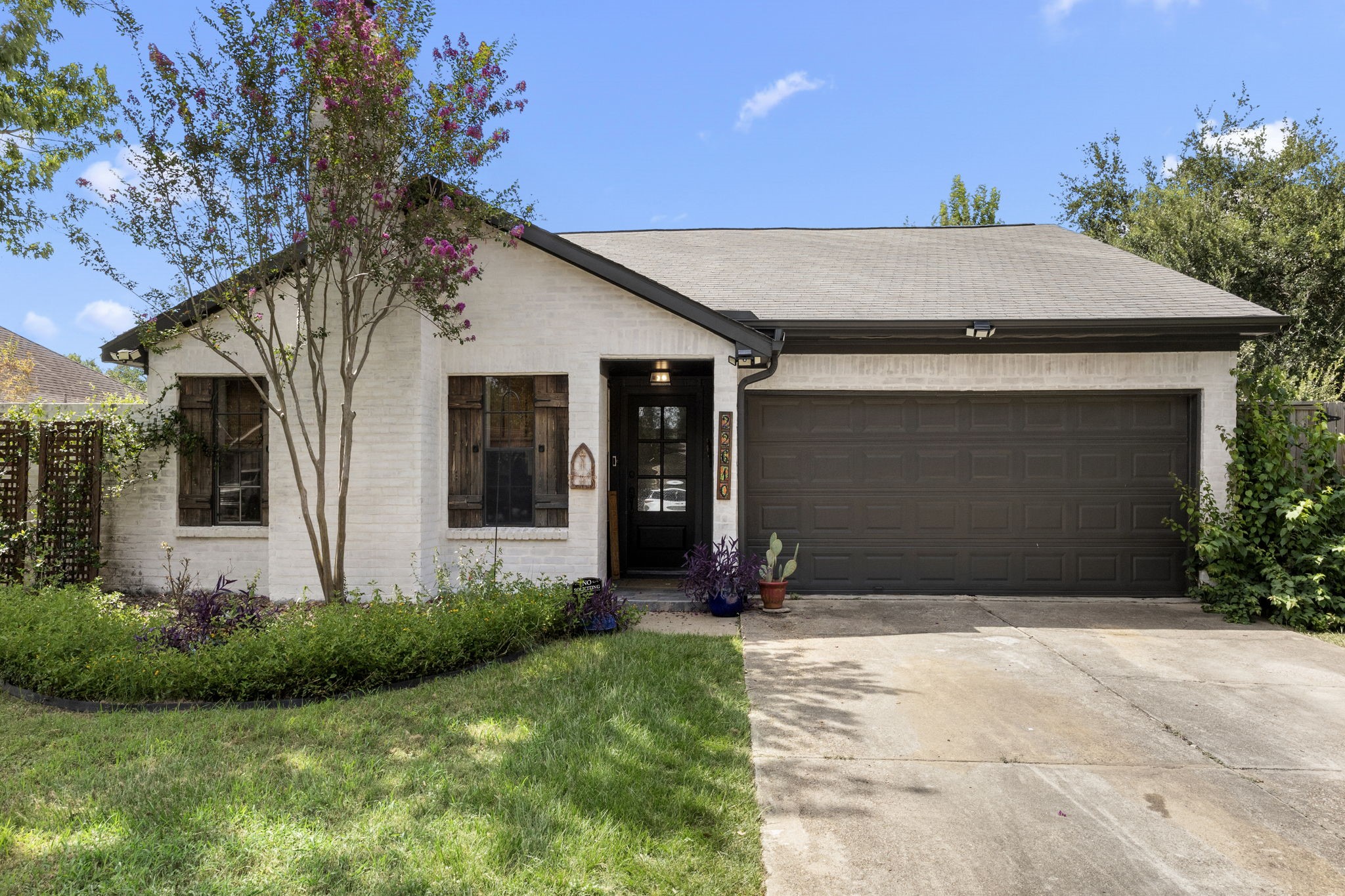 22610 Coriander Drive Property Photo 2
