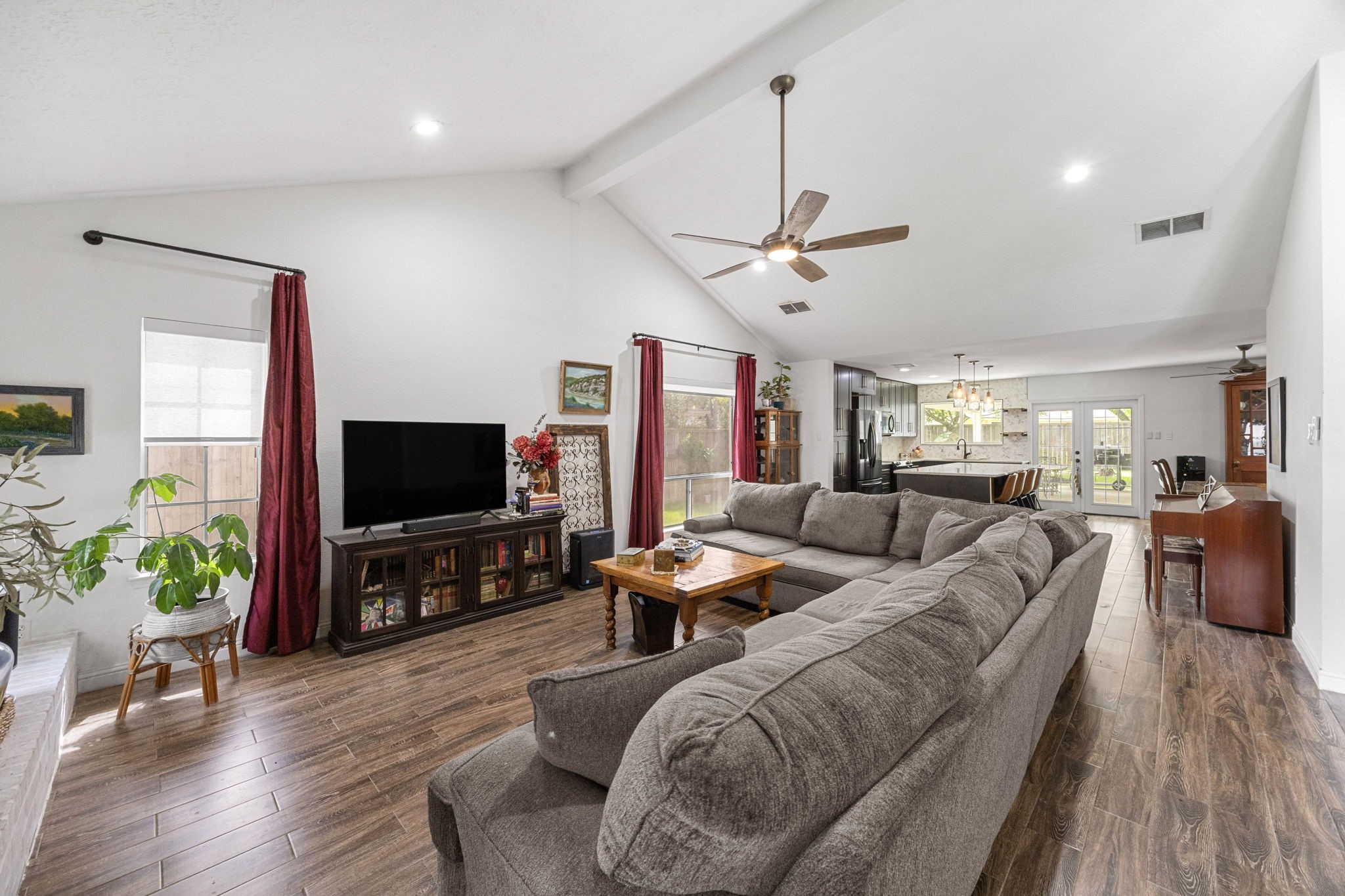 22610 Coriander Drive Property Photo 6
