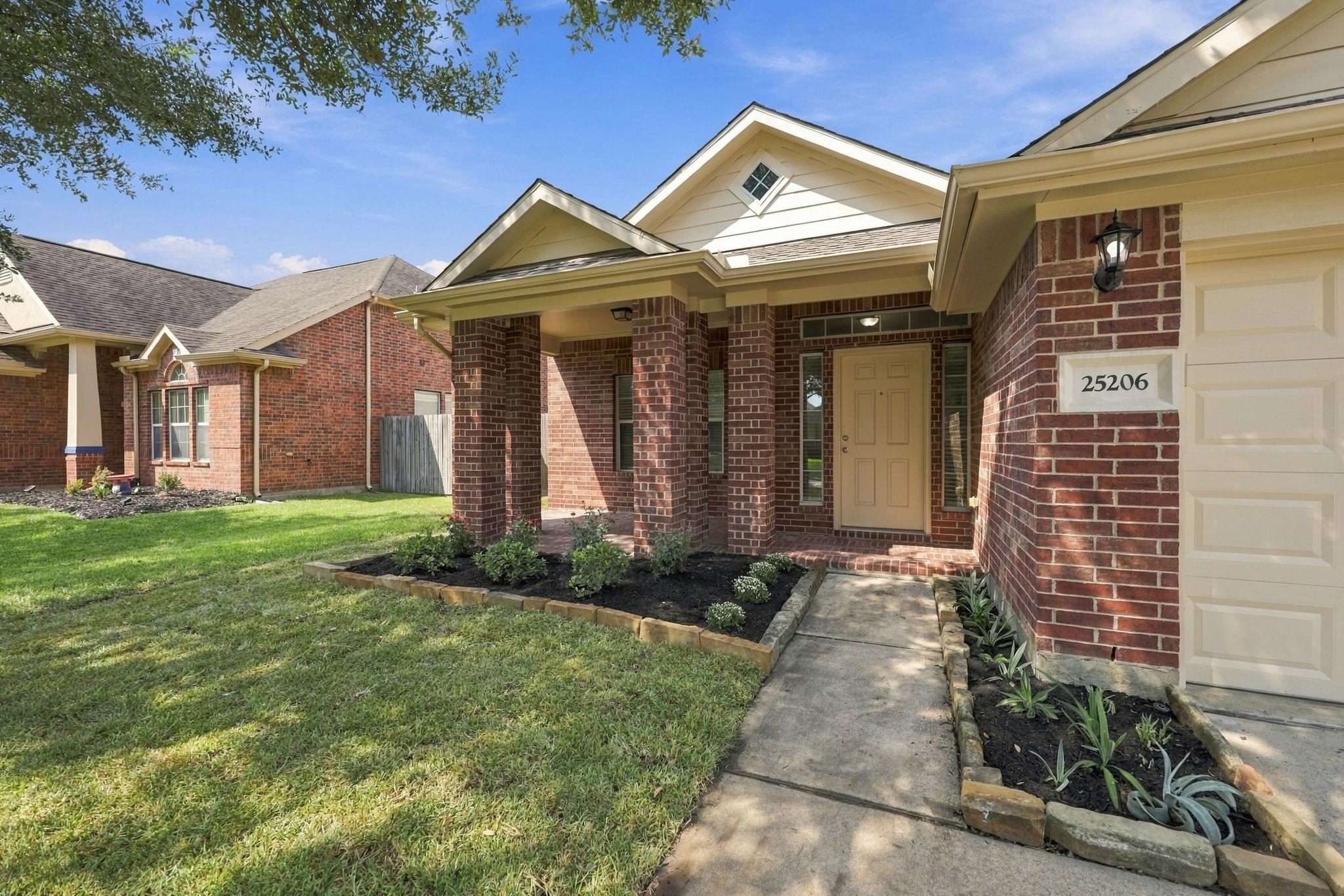 25206 Saber Oaks Drive, Richmond Tx 77406 Property Photo 4