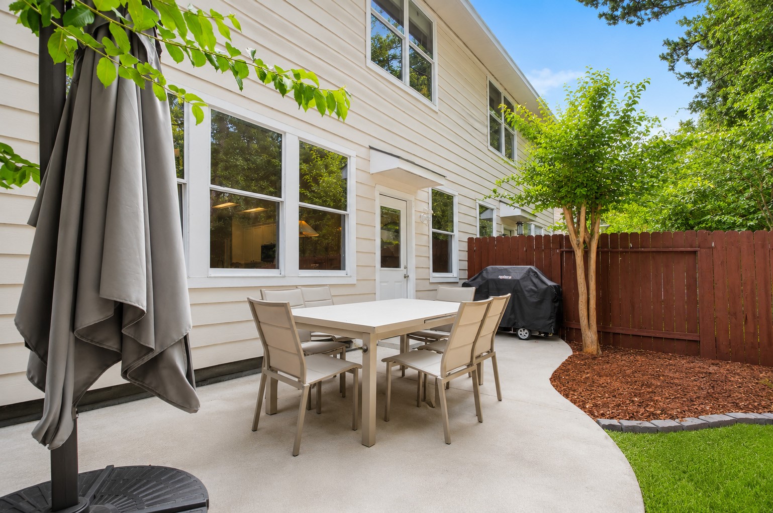 55 Ledgestone Place Property Photo 46