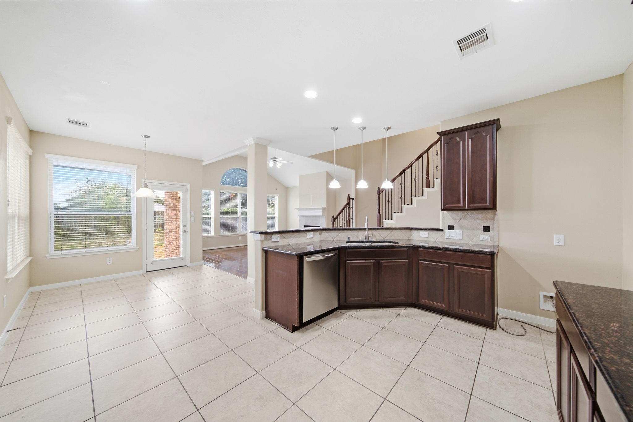 26707 Richwood Oaks Drive Property Photo 11