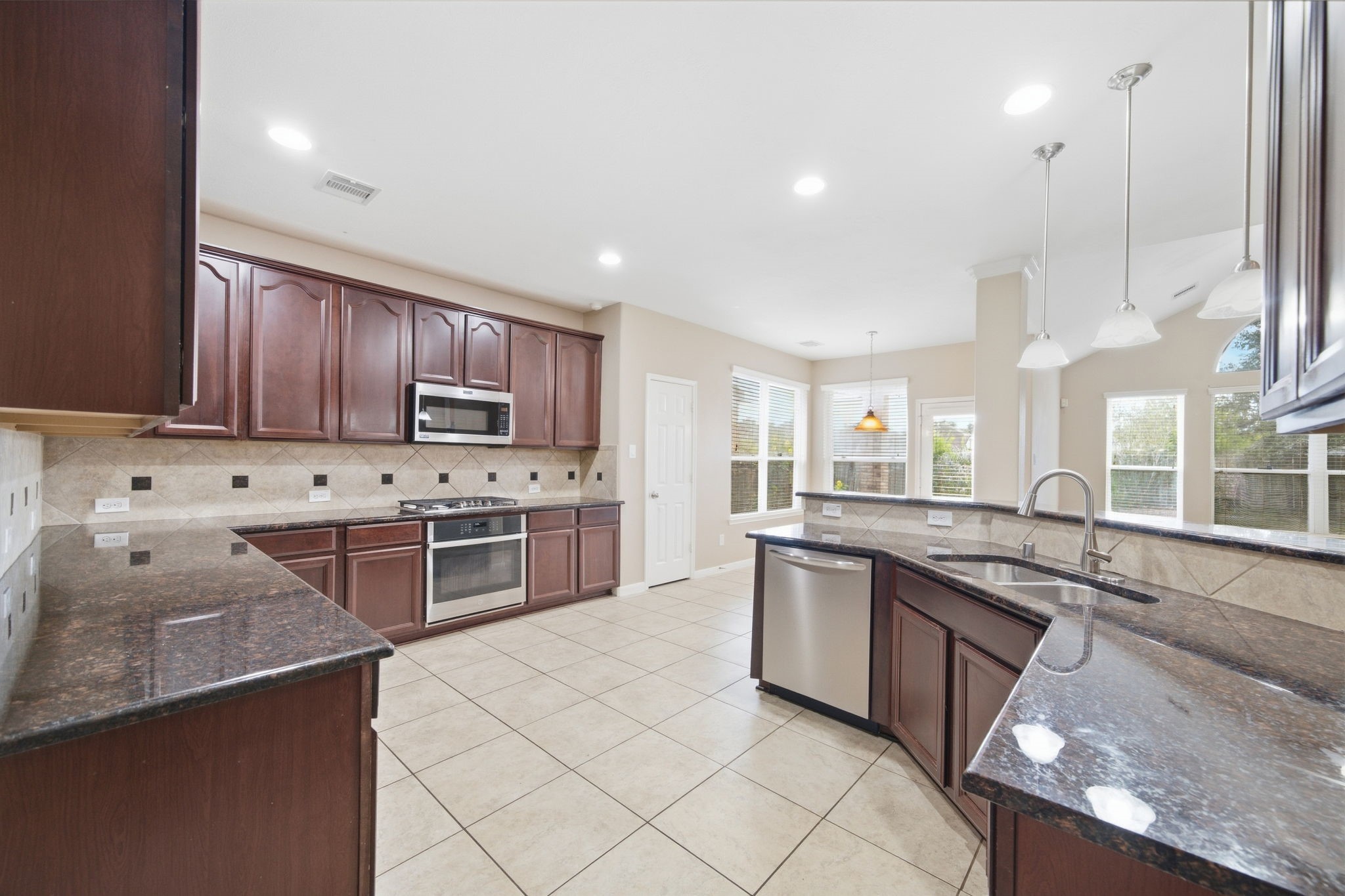 26707 Richwood Oaks Drive Property Photo 12