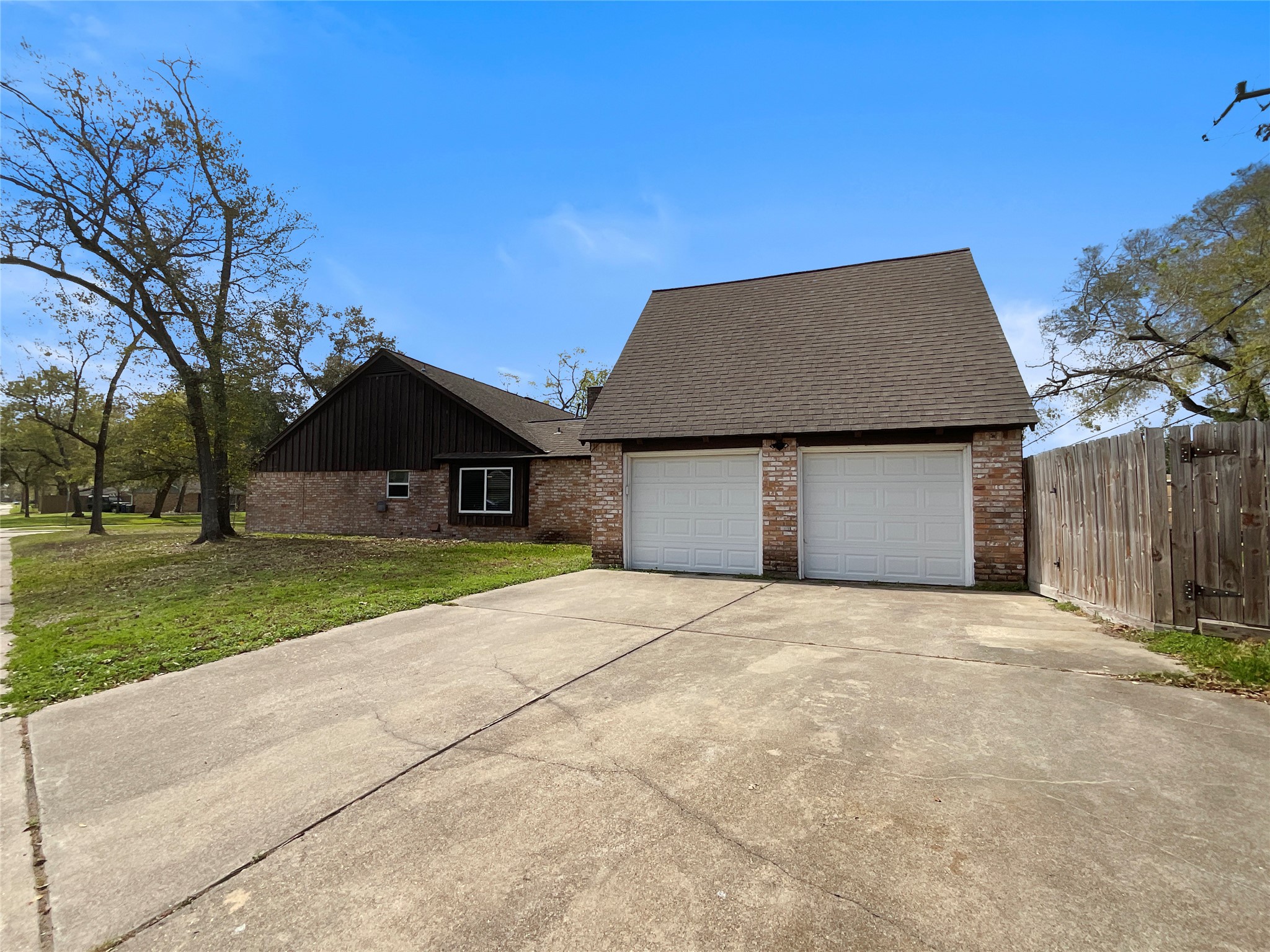 443 Bayou View Drive Property Photo 4