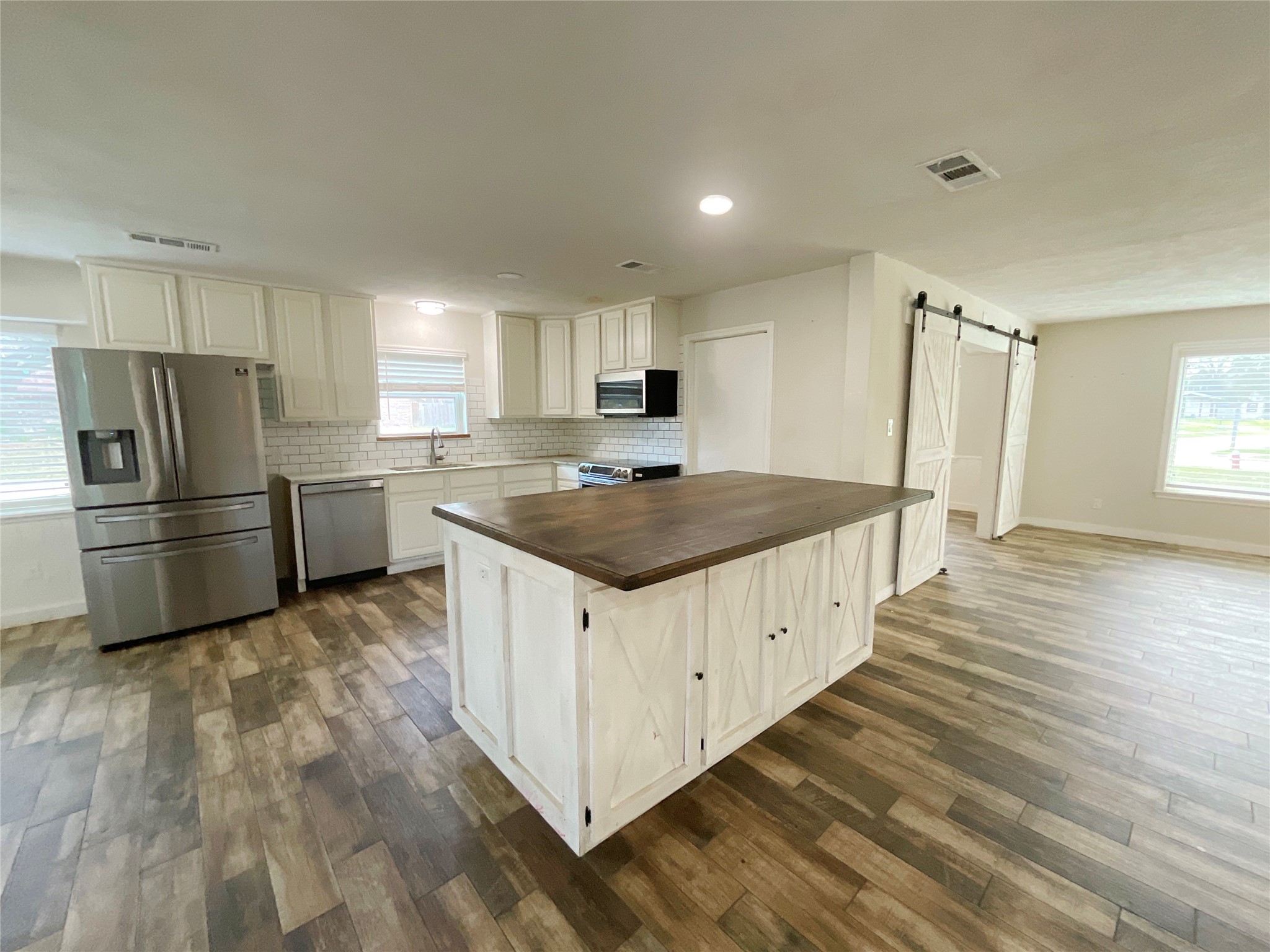 443 Bayou View Drive Property Photo 12