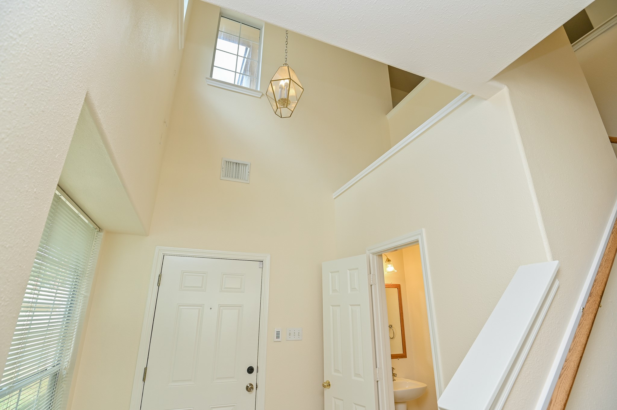 16827 Bellmoor Lane Property Photo 3