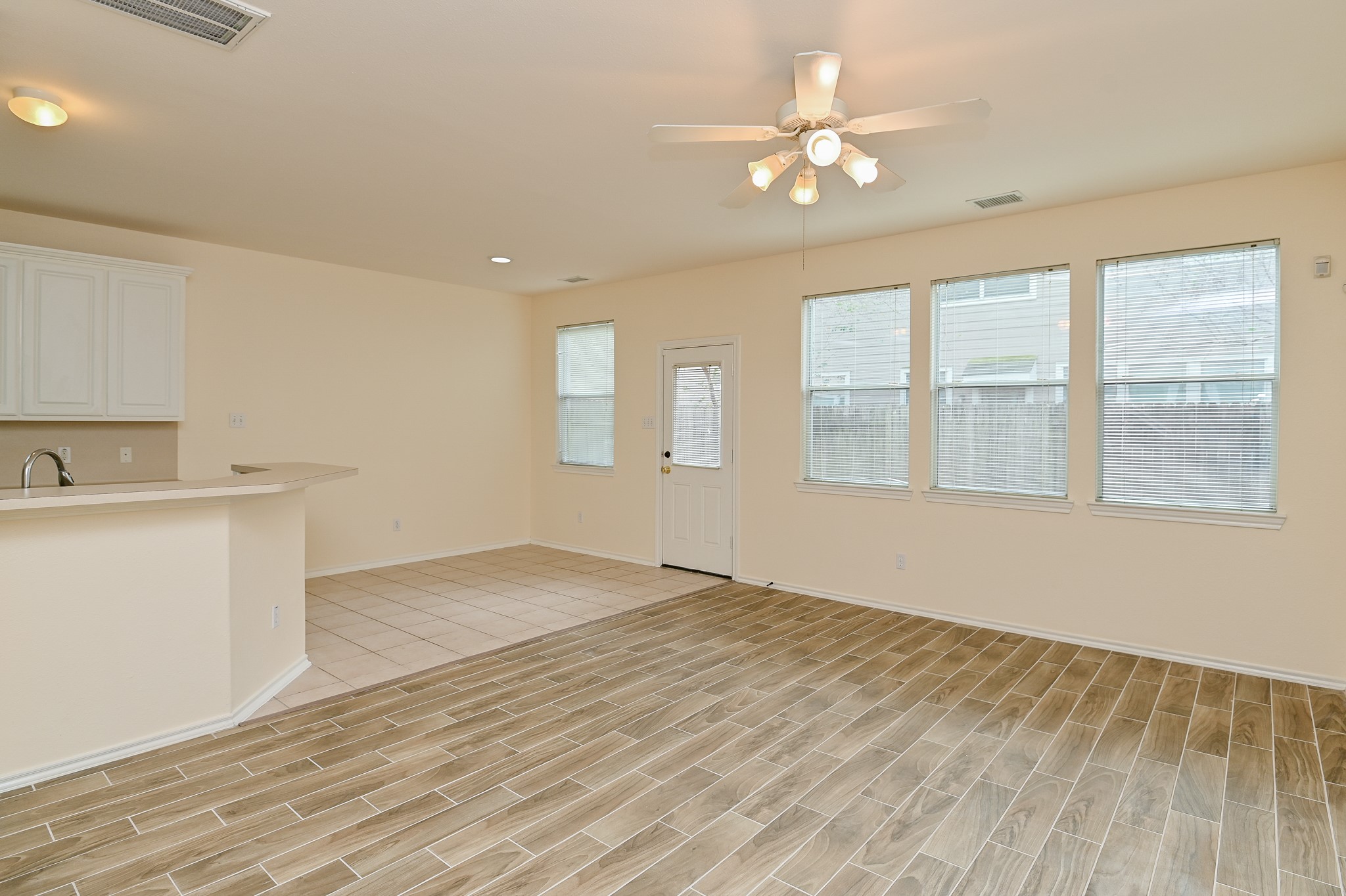 16827 Bellmoor Lane Property Photo 4