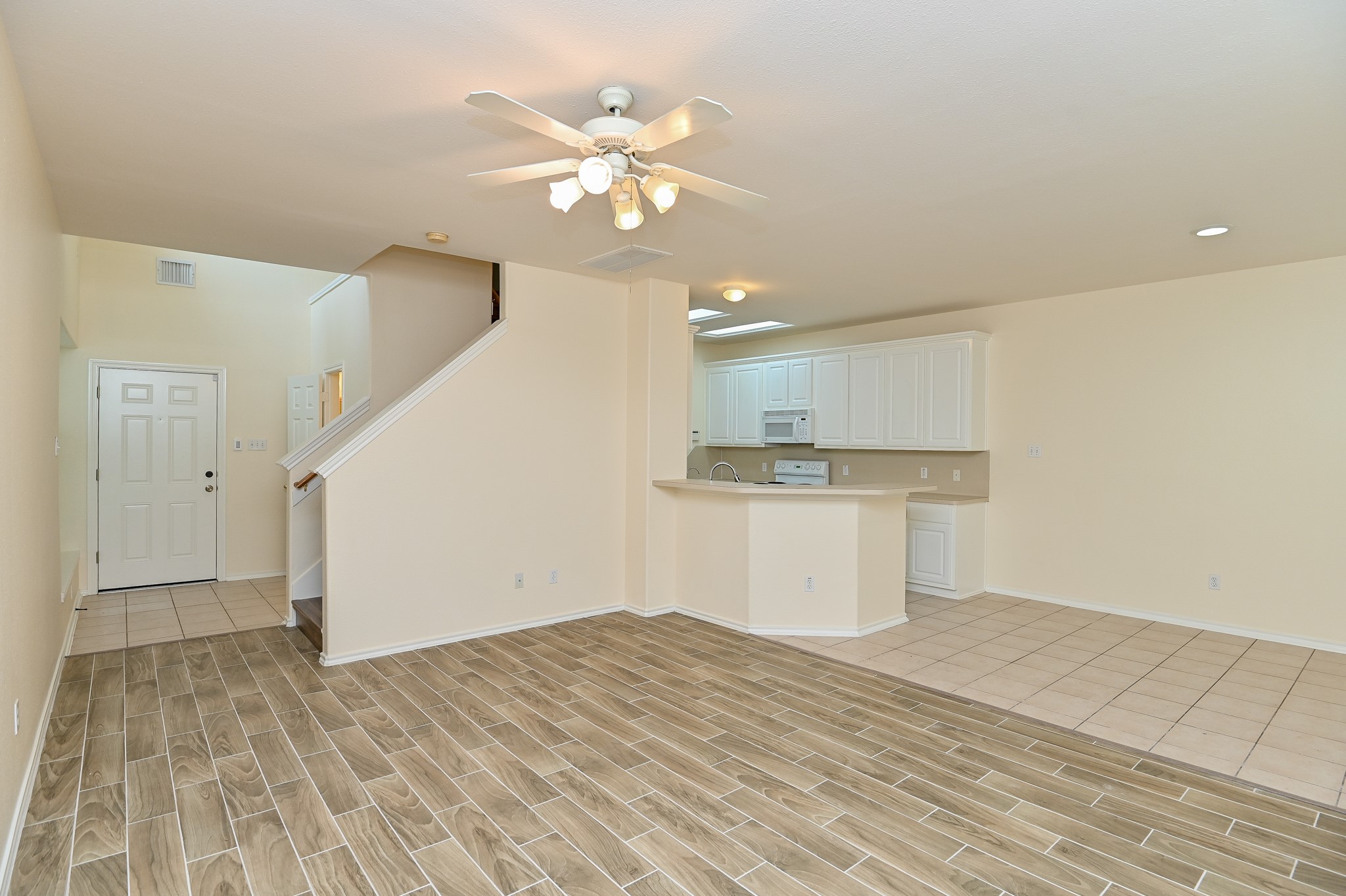 16827 Bellmoor Lane Property Photo 6