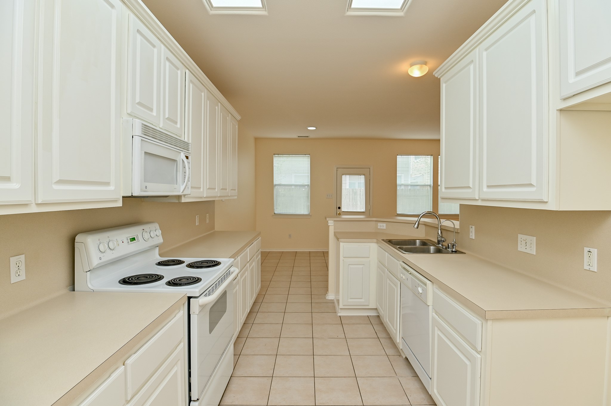 16827 Bellmoor Lane Property Photo 12