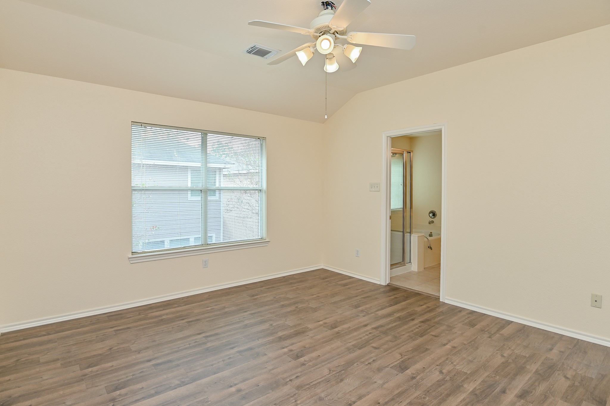 16827 Bellmoor Lane Property Photo 18