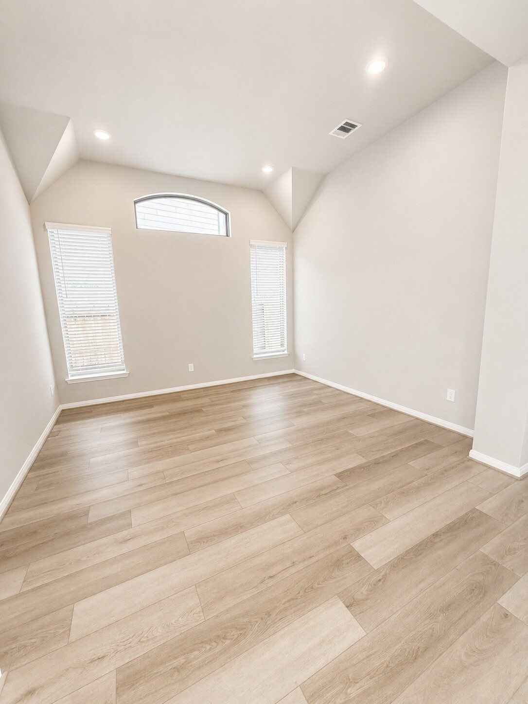 10519 Bright Cloud Drive Property Photo 6