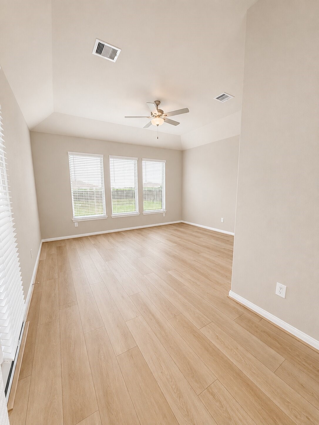 10519 Bright Cloud Drive Property Photo 9