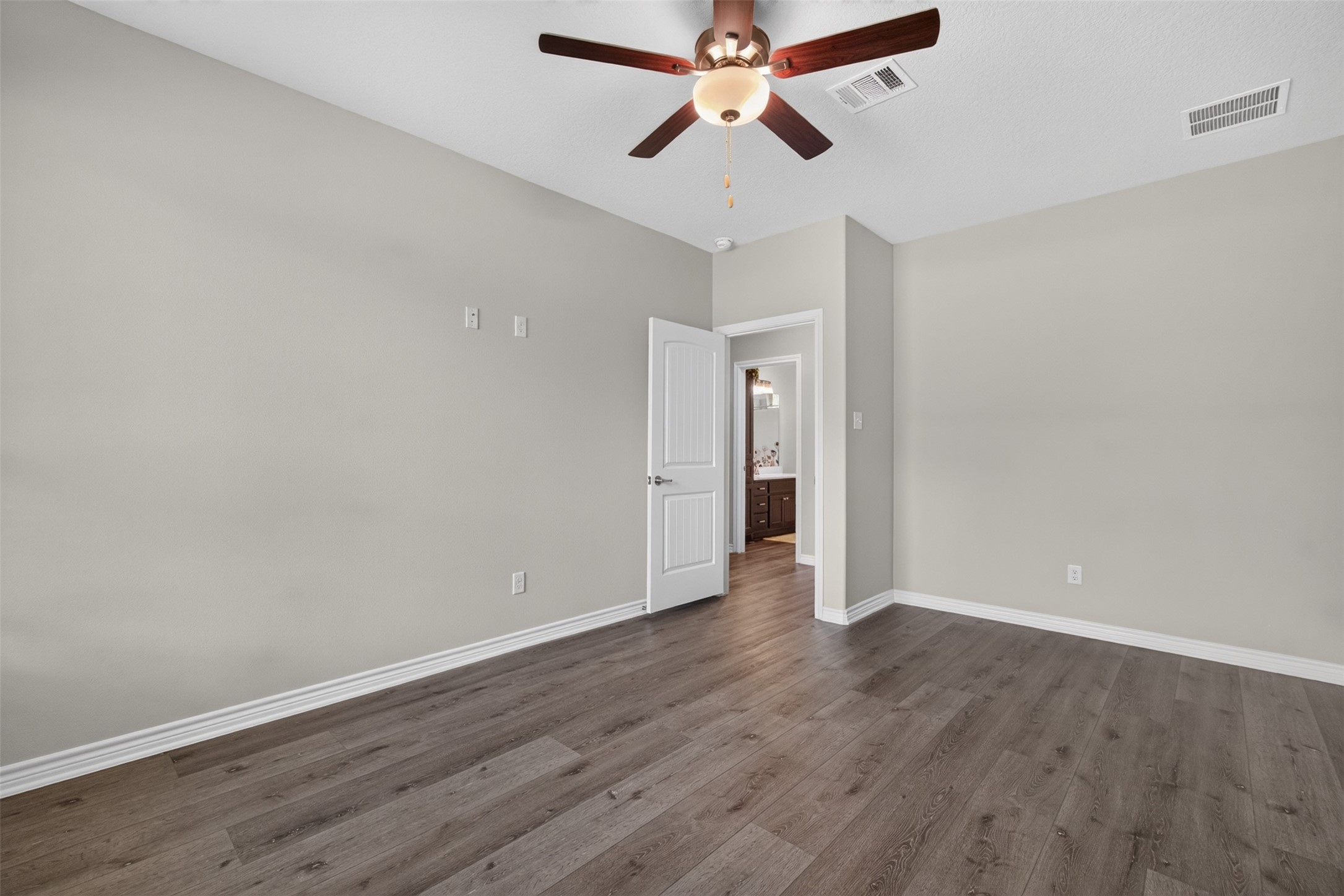 15741 Forest Grove Drive Property Photo 29