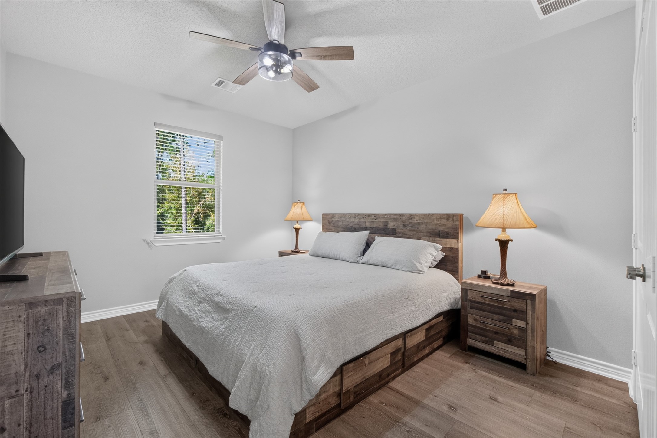 15741 Forest Grove Drive Property Photo 32