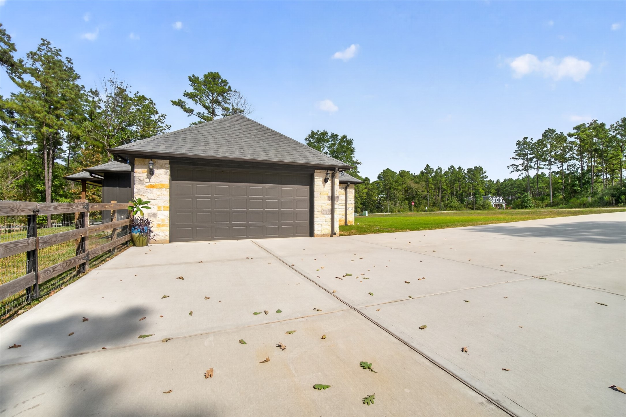 15741 Forest Grove Drive Property Photo 46