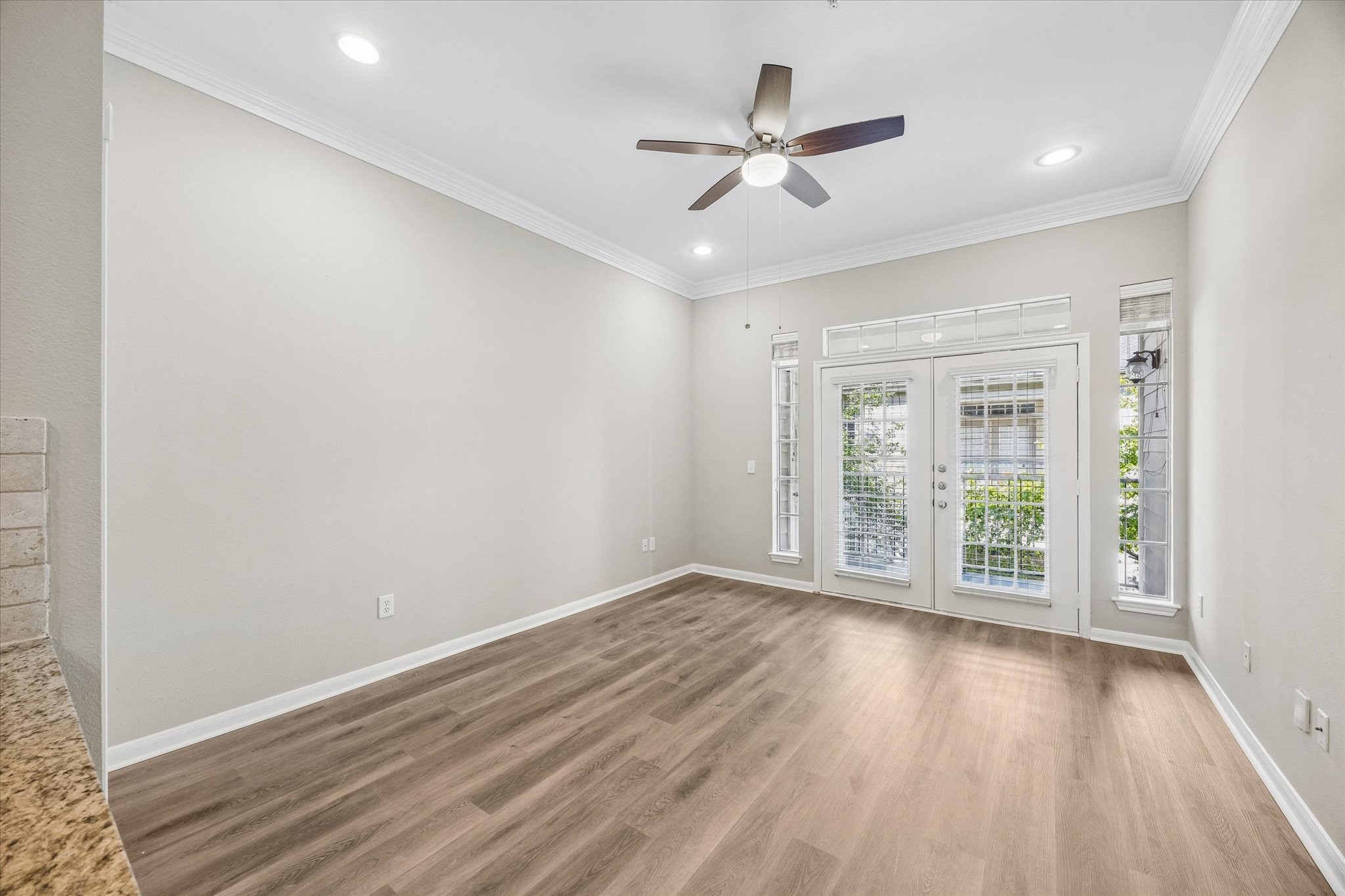 5353 Memorial Drive 1017 Property Photo 3