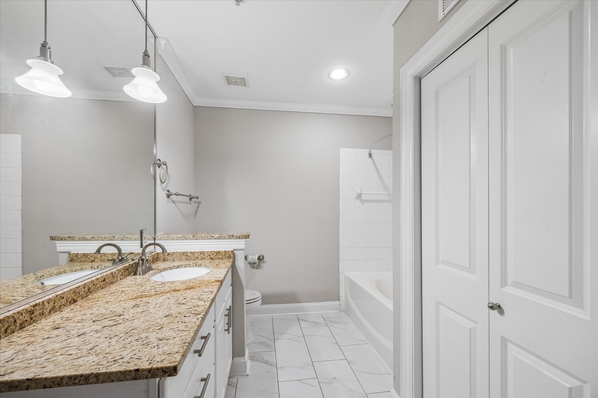 5353 Memorial Drive 1017 Property Photo 7