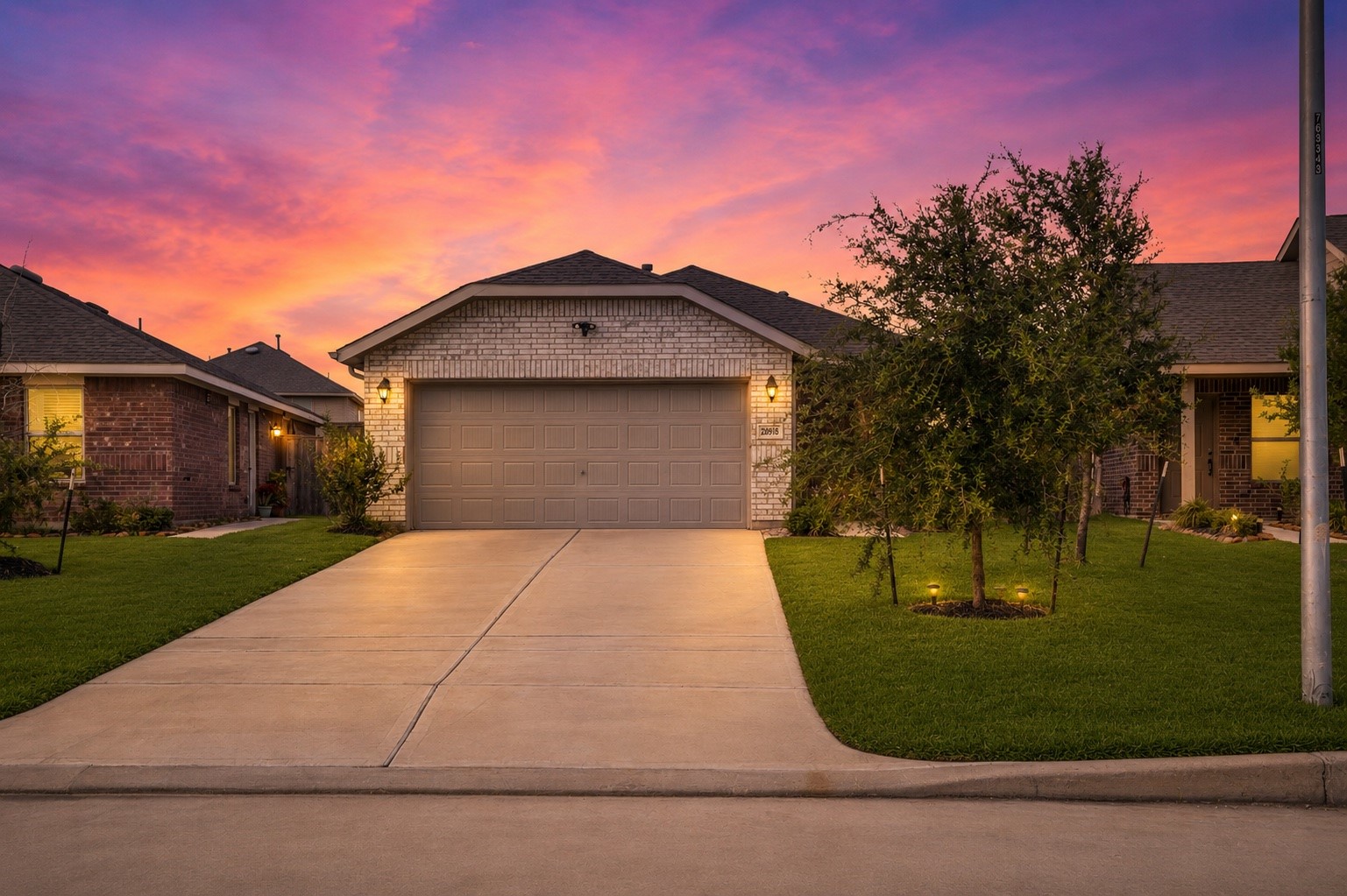 26918 Winward Creek Trail Property Photo 2