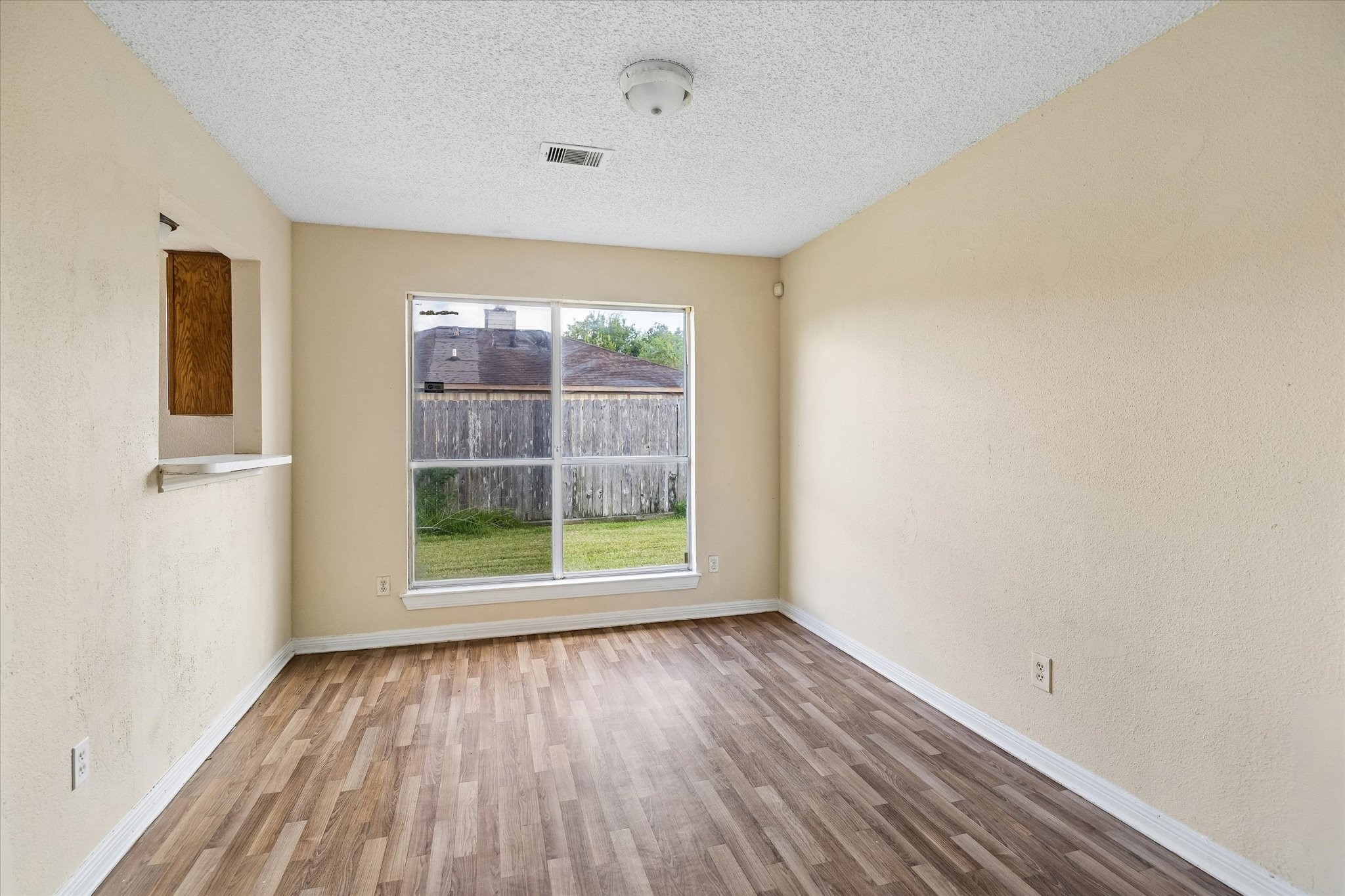 11618 Roandale Drive Property Photo 4