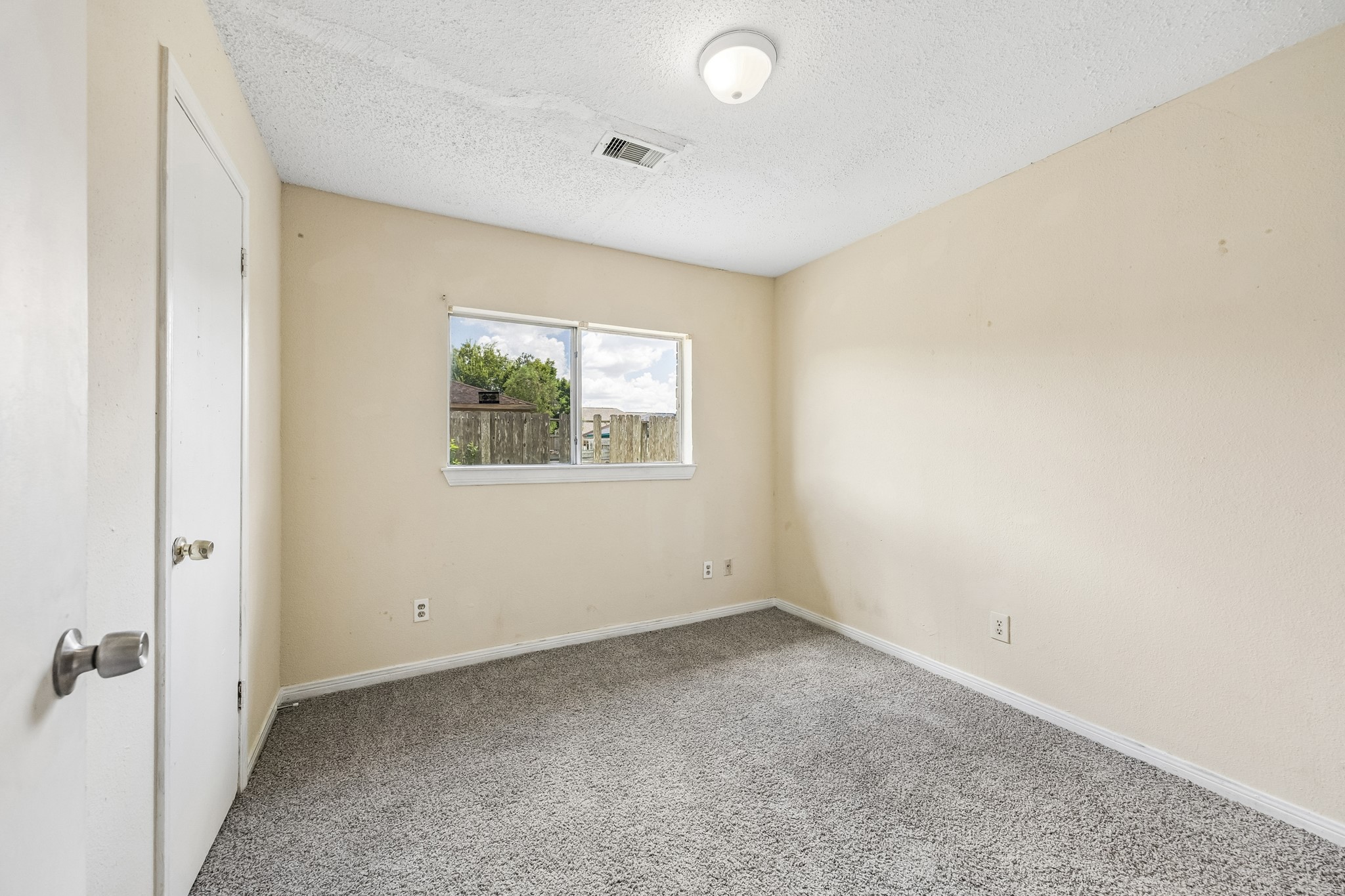 11618 Roandale Drive Property Photo 7