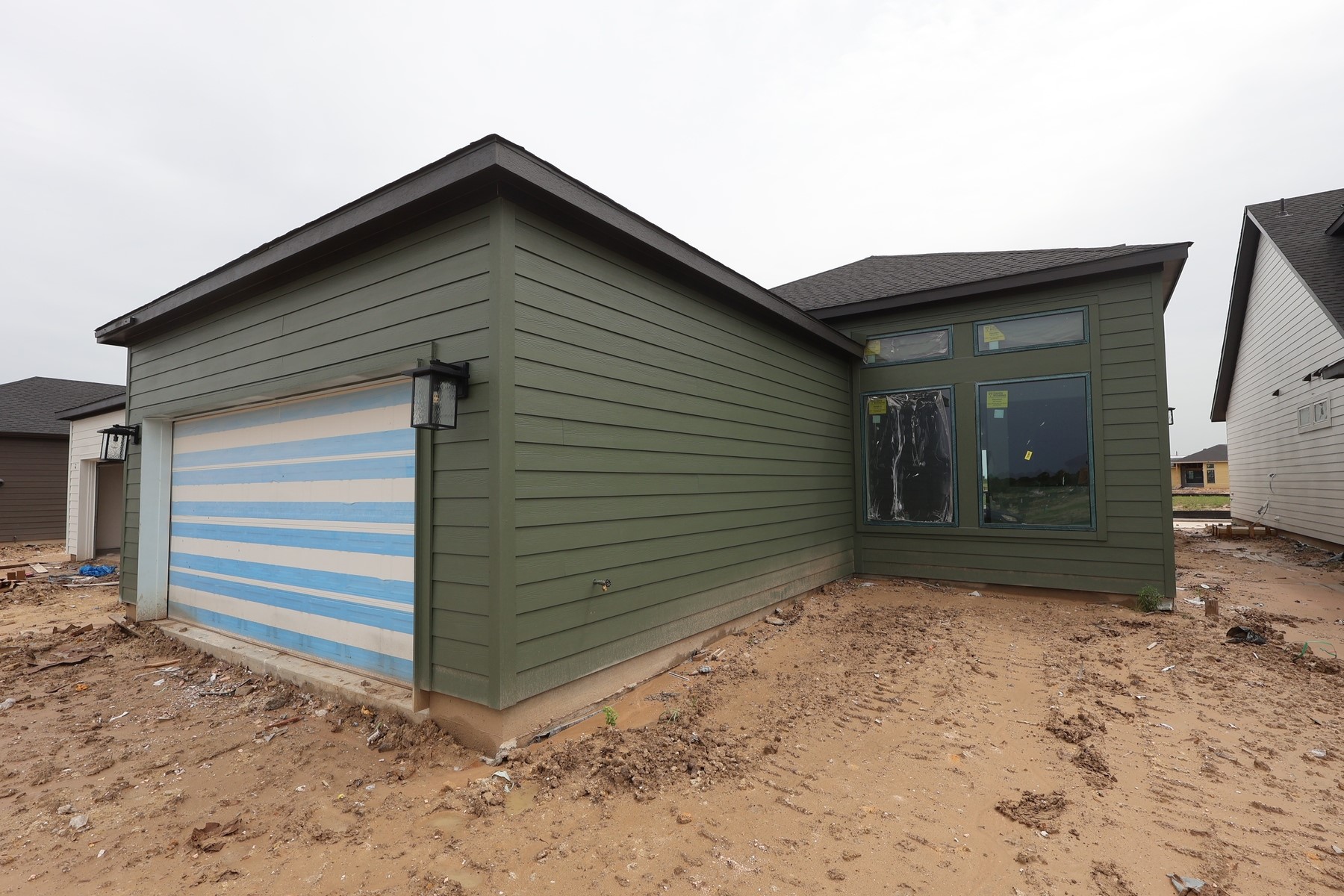 12114 Trailing Twilight Drive Property Photo 3