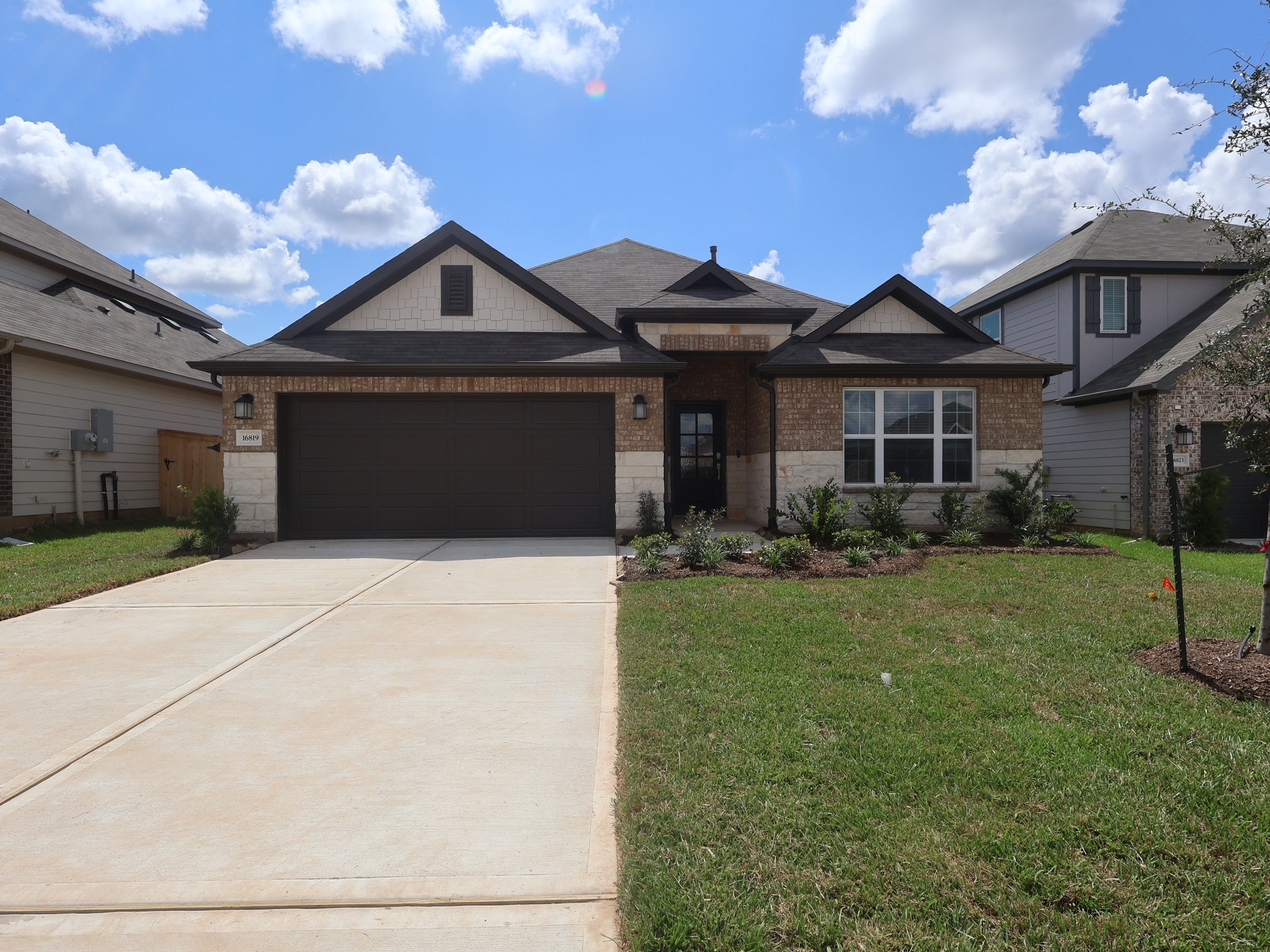 16819 Zavala Way Property Photo 1