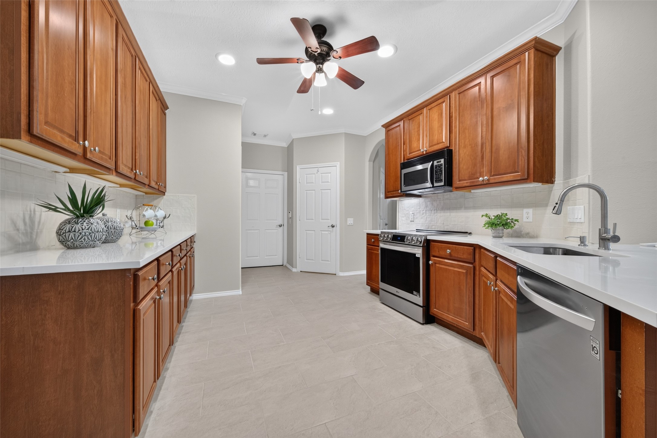 5342 Greenbrae Lane Property Photo 8